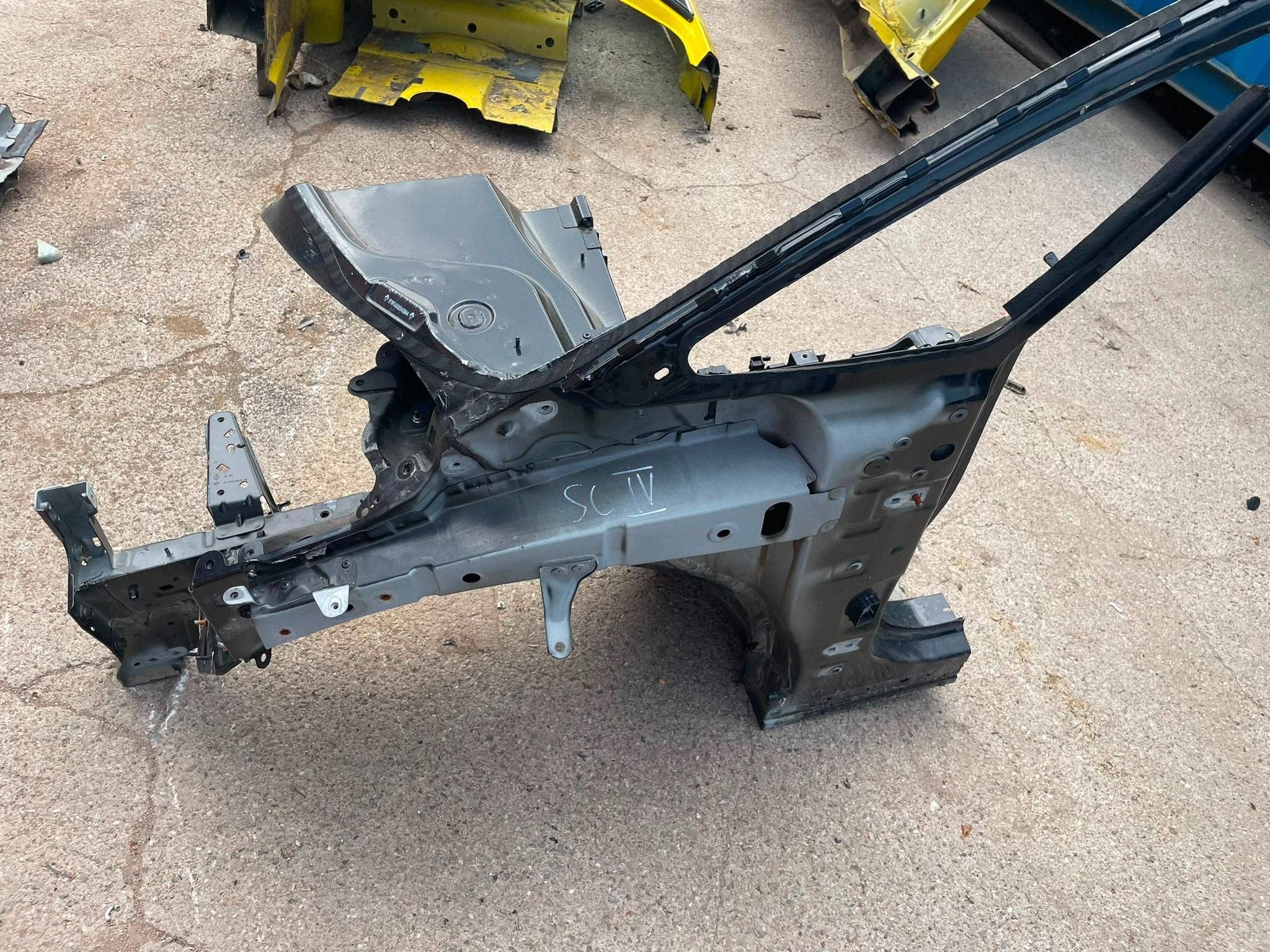quarter front quarter front side left Renault Scenic IV black