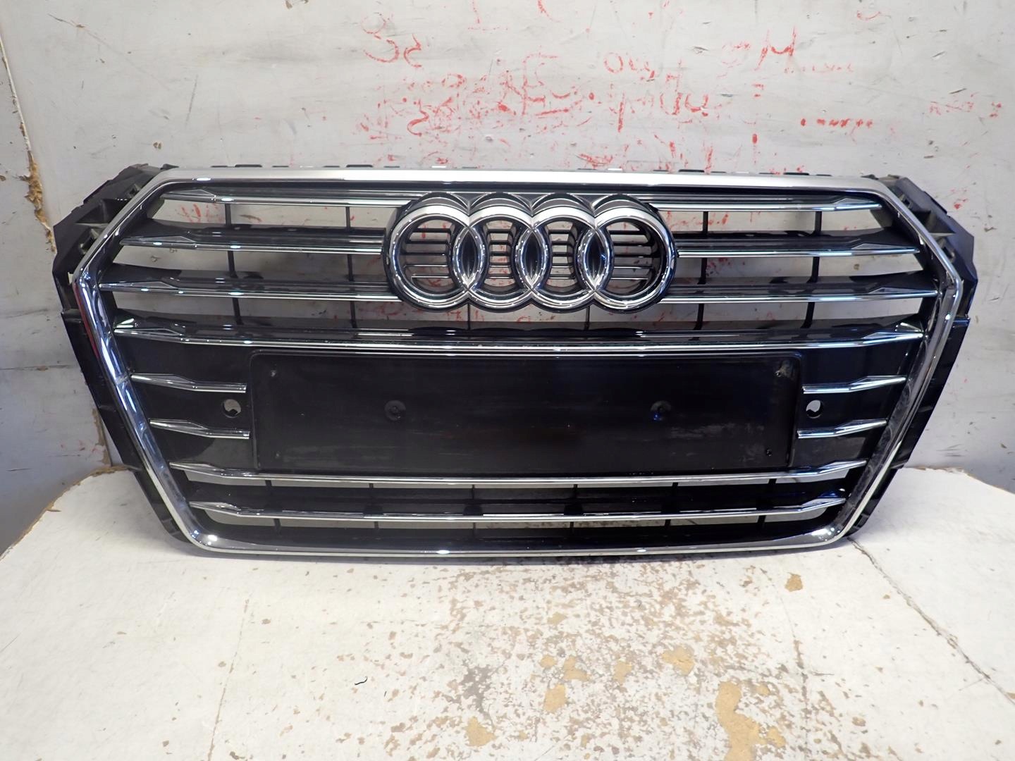 masque AUDI A4 B9 2015- 8W0853651AB