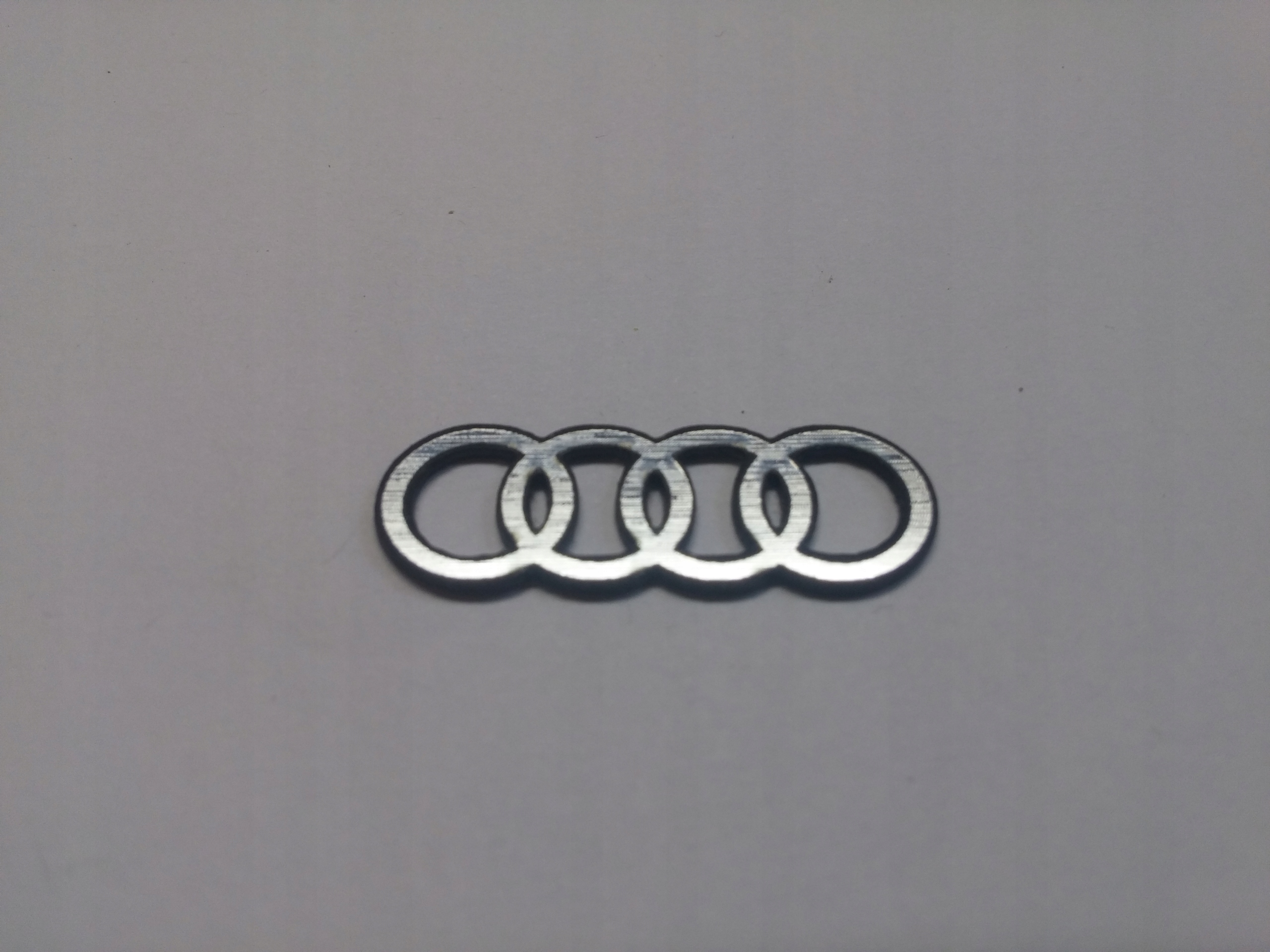 

Audi naklejka emblemat 30 x 10 mm *srebrna