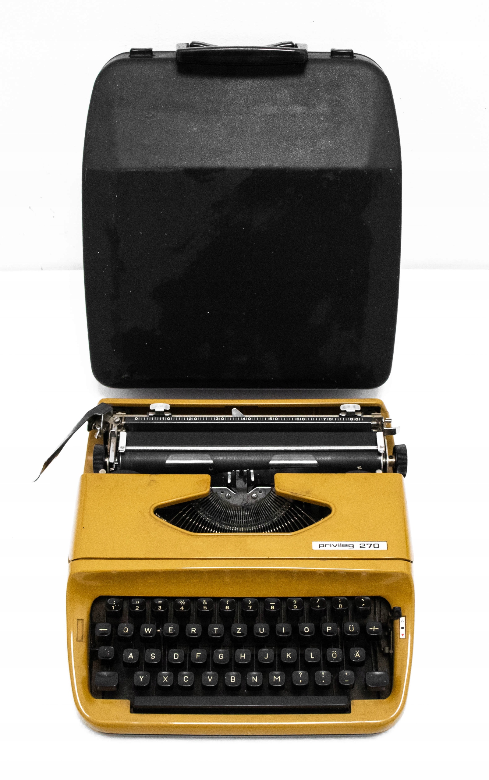 СТАРАЯ ПИШУЩАЯ МАШИНКА PRIVILEG 270