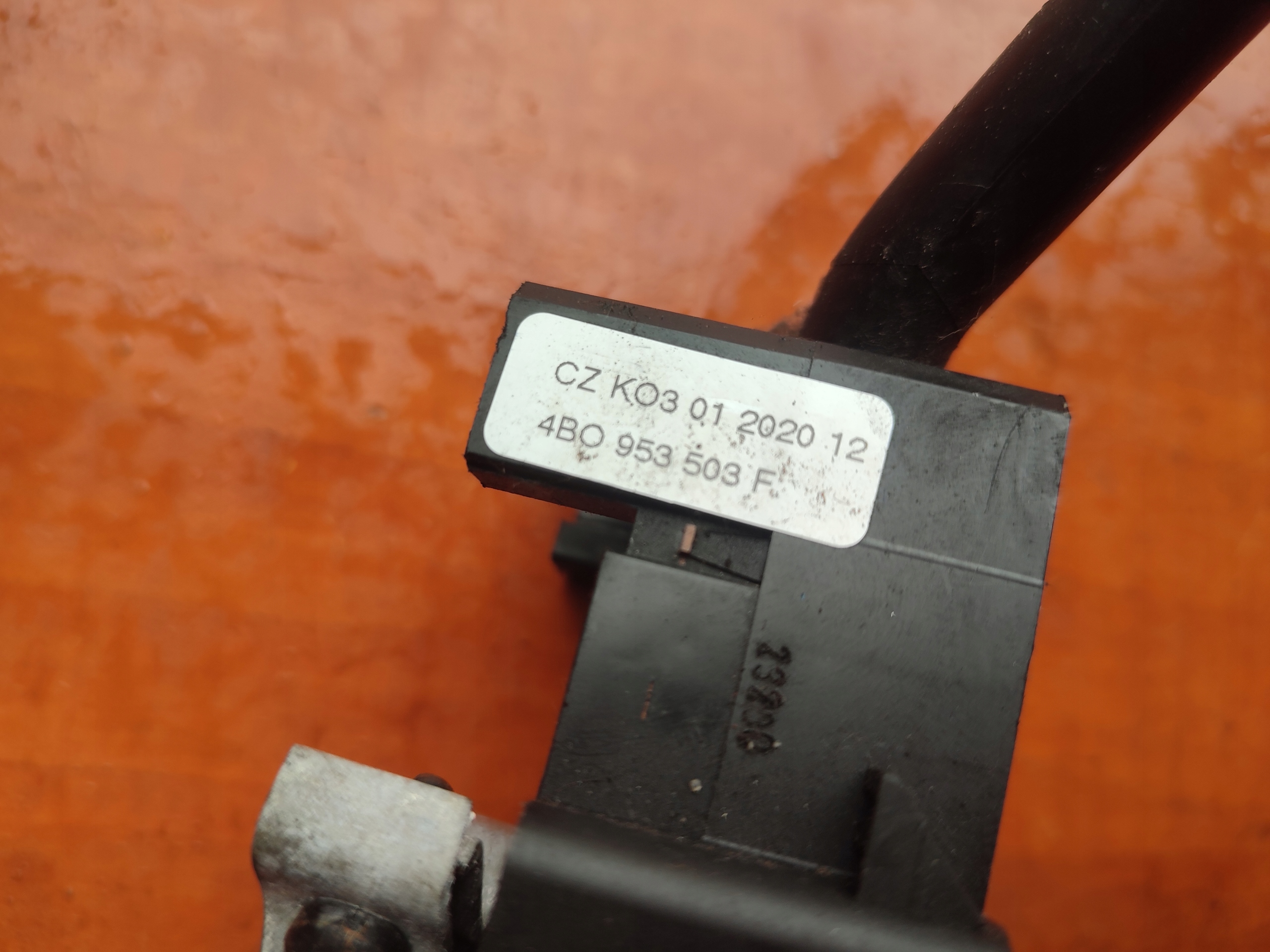 Commodo essuie glace VW GOLF IV 4B0953503F