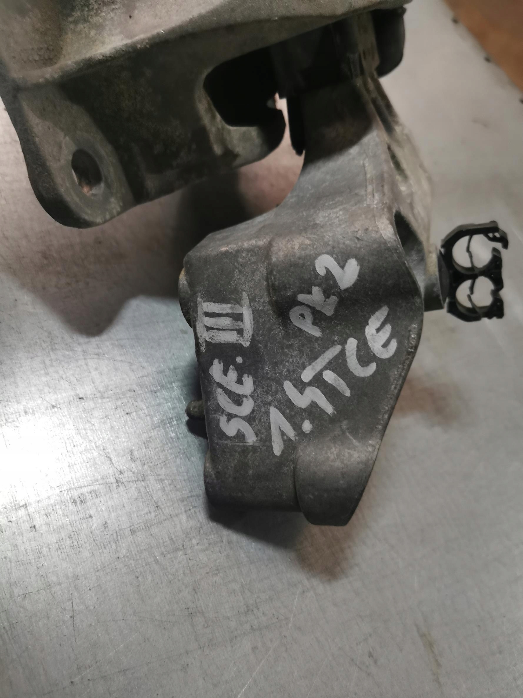 holder engine mount RENAULT MEGANE III 1.4 TCE 112100017R