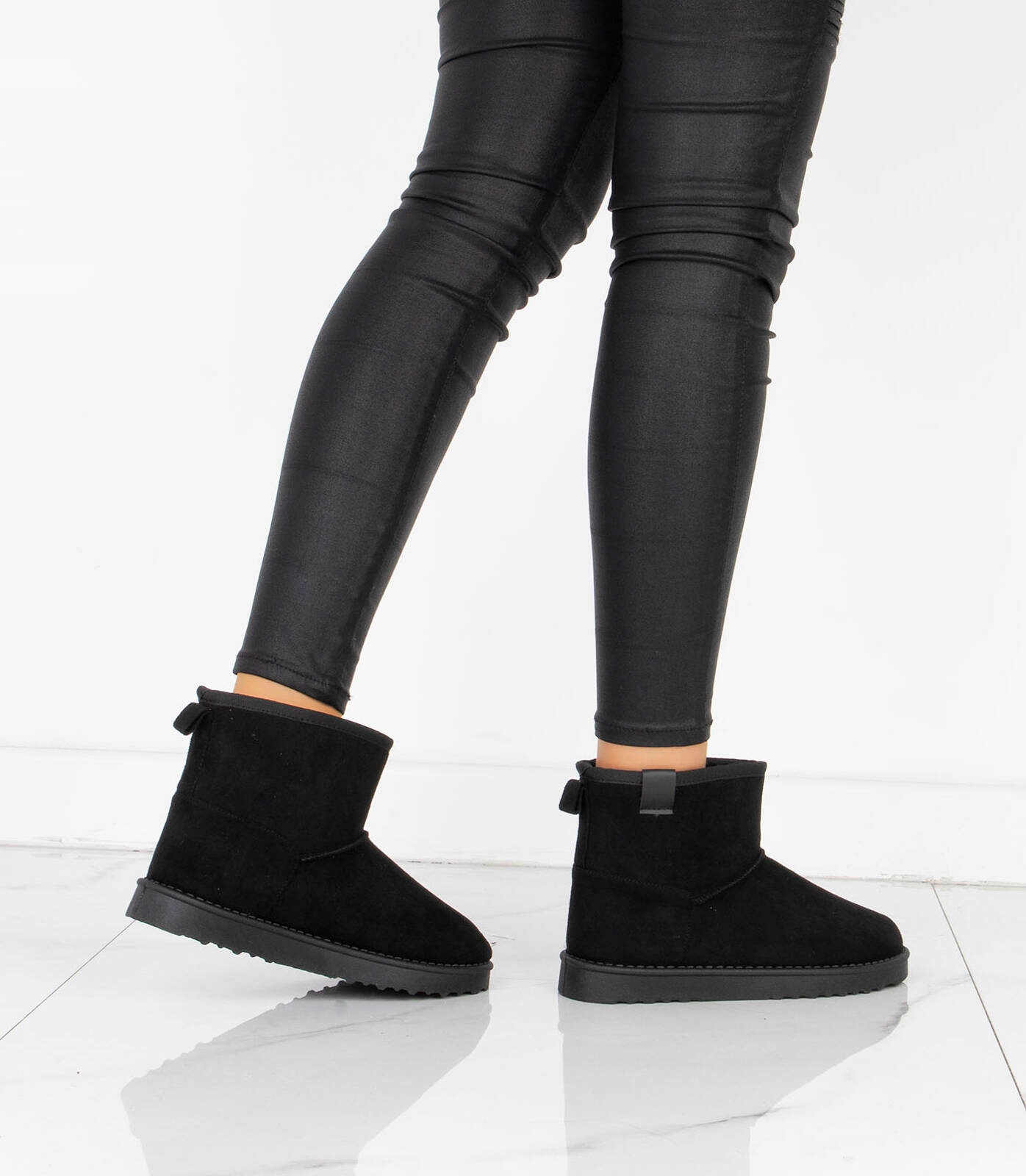 ŚNIEGOWCE CZARNE OCIEPLANE BOTKI WSUWANE CIEPŁE FUTERKO ZIMOWE 37 Wzór dominujący bez wzoru