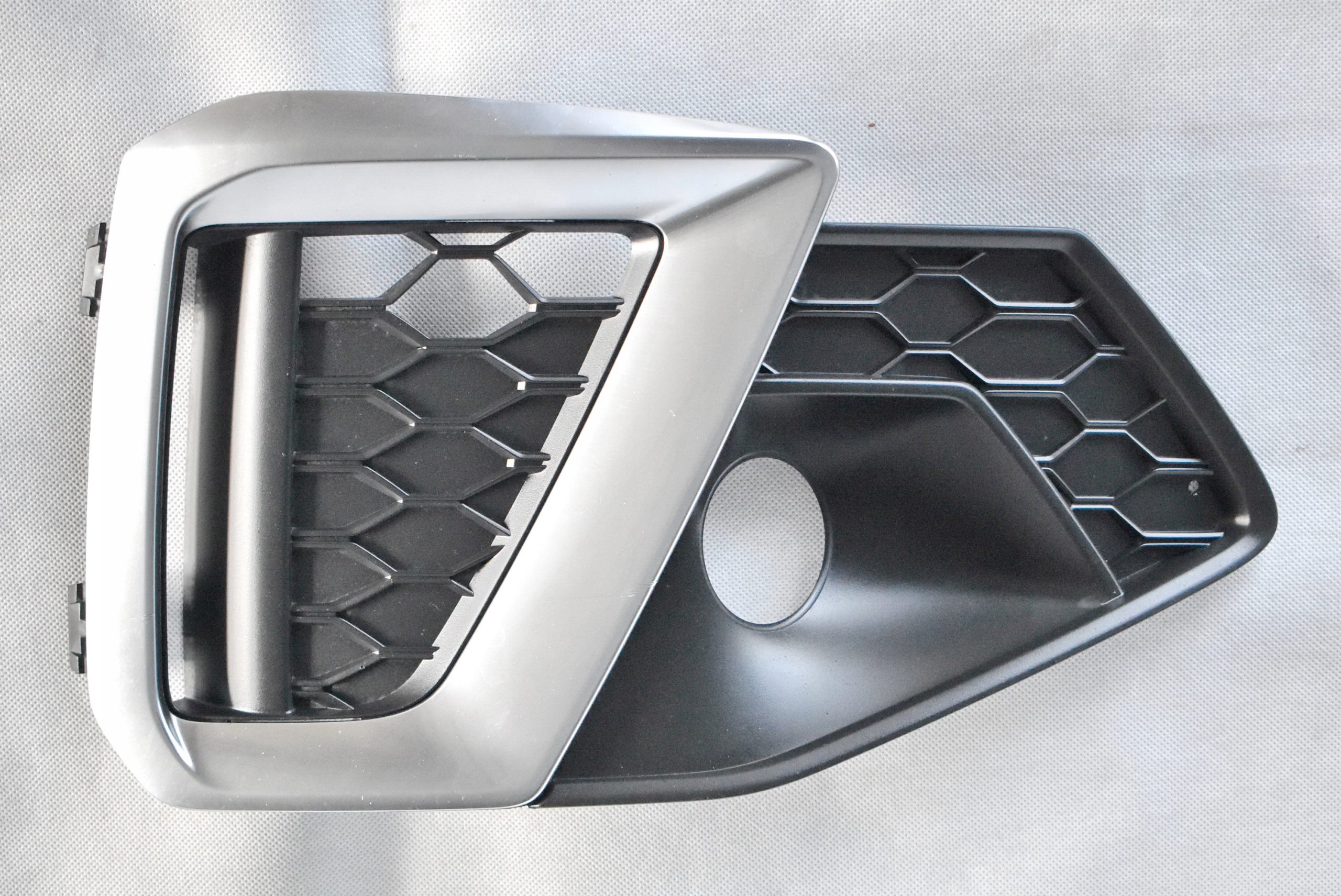 AUDI A4 B9 решетка радиатора бампера PR 8W0807682AM