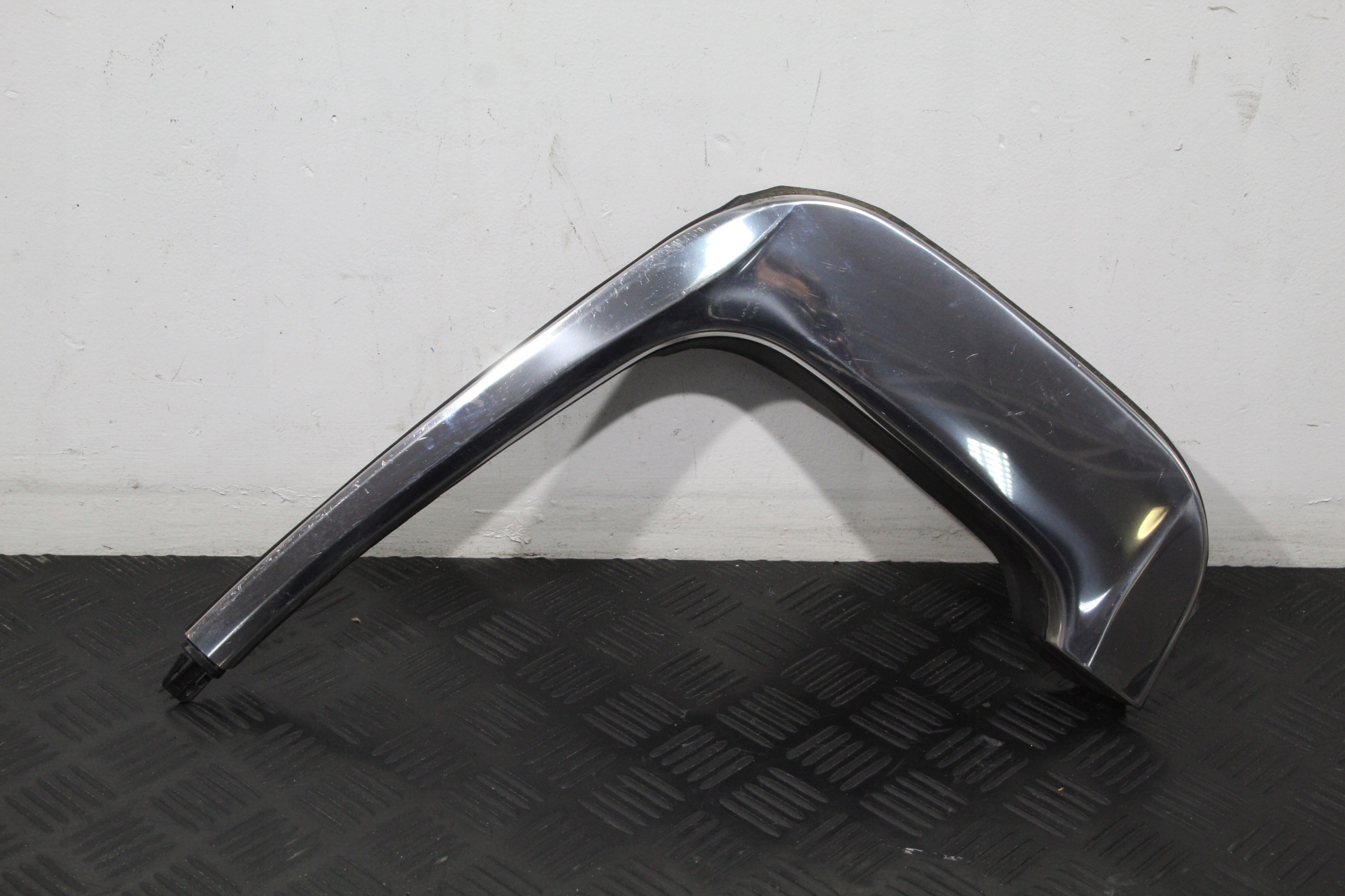 moulding chrome left CITROEN C5 AIRCROSS 9819474677