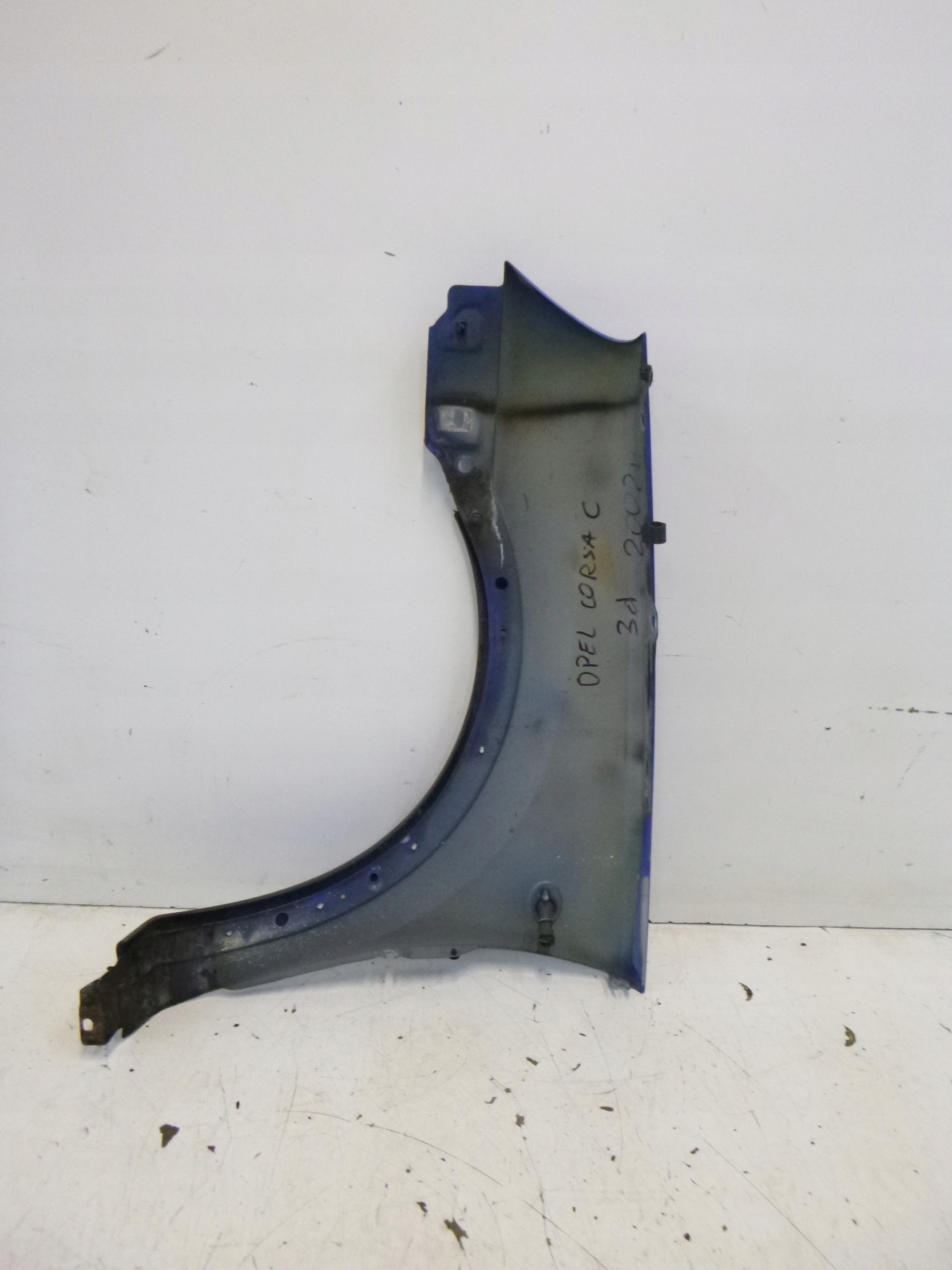 PARAFANGO DESTRA OPEL CORSA C 2002R.