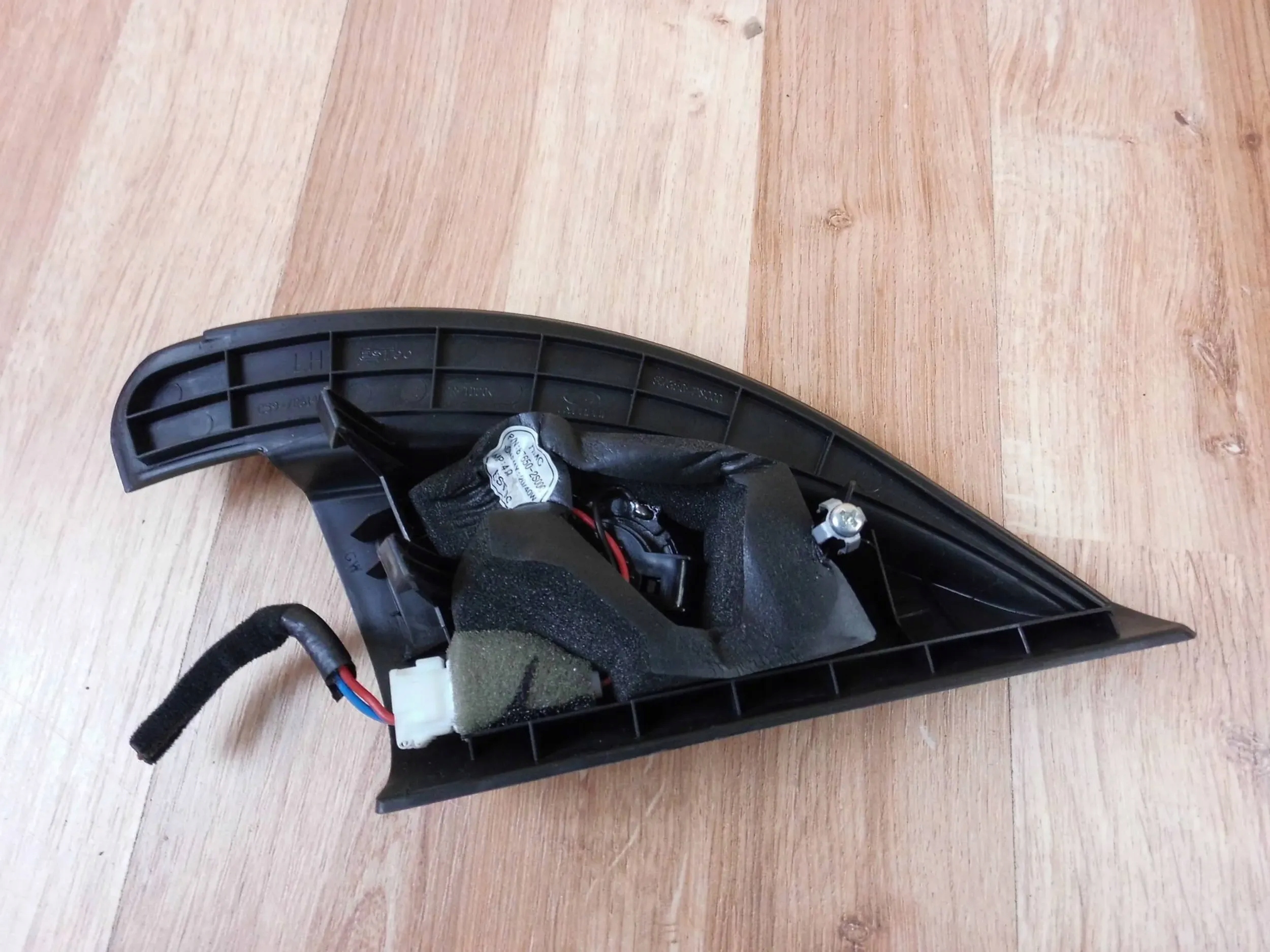 Hyundai ix35 trojkat speaker piszczek left front 87650-2S000