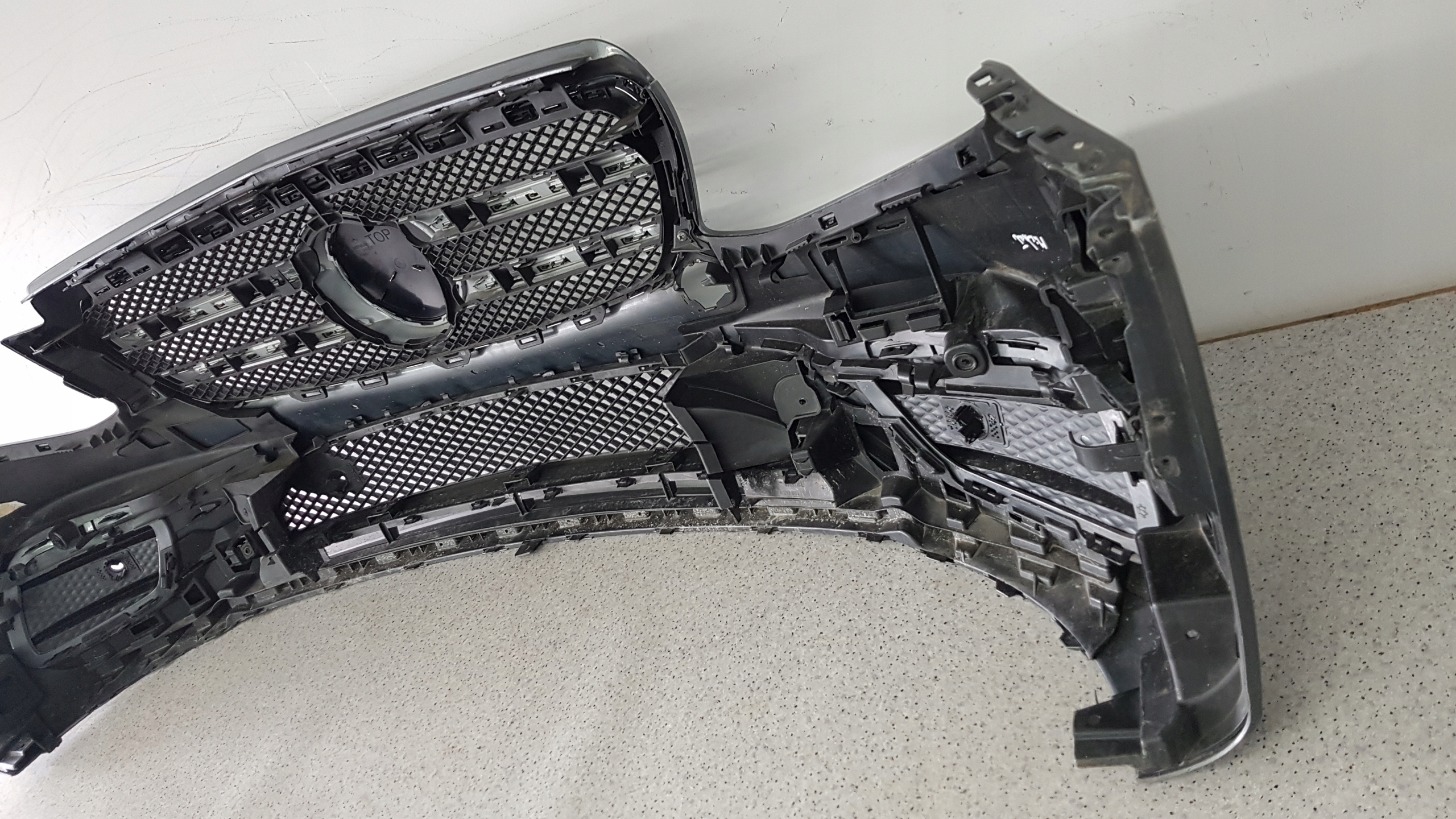MERCEDES E KLASA W213 LIFT nárazník předek 7113