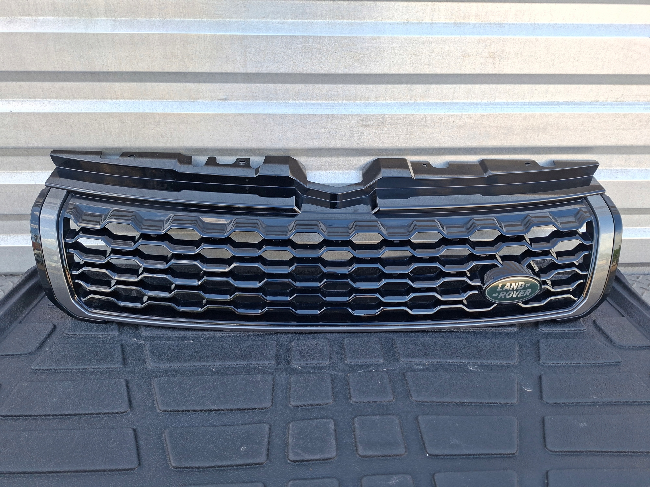 Grille R- DYNAMIC GJ32-8200-D LAND RANGE ROVER EVOQUE L538 LIFT BLACK