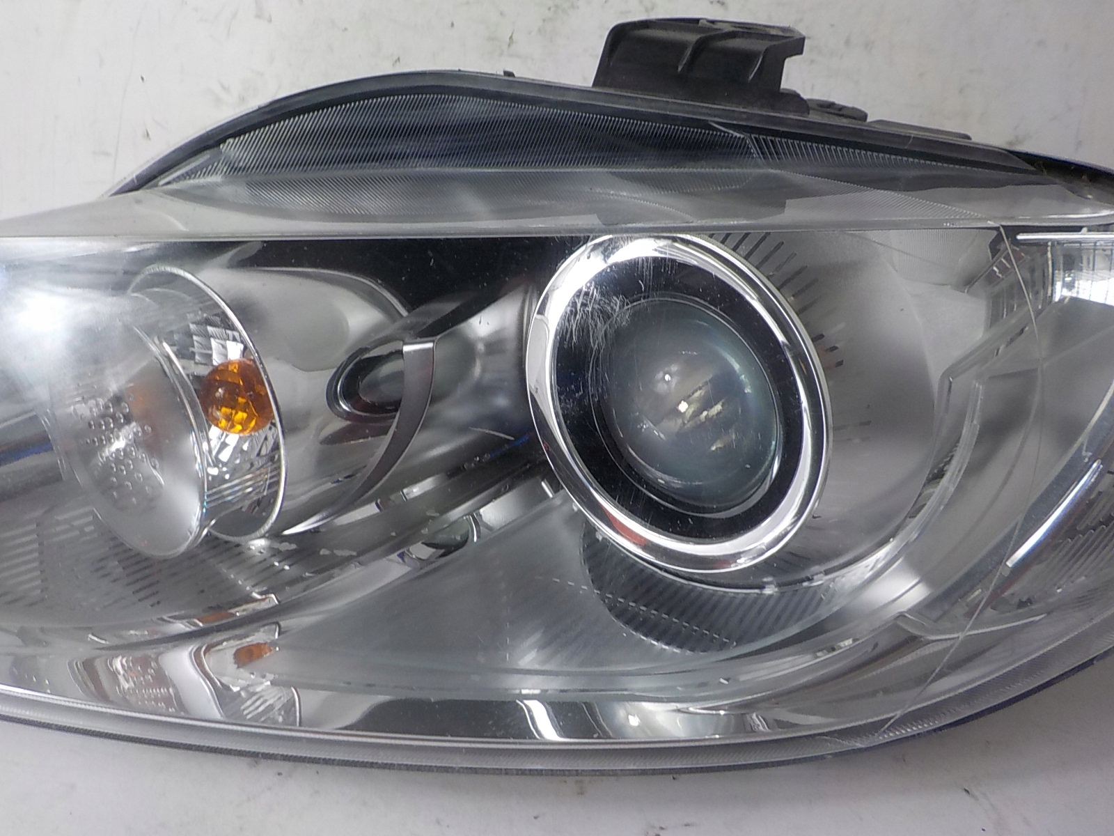 SEAT EXEO XENON LIFT light left front front UK