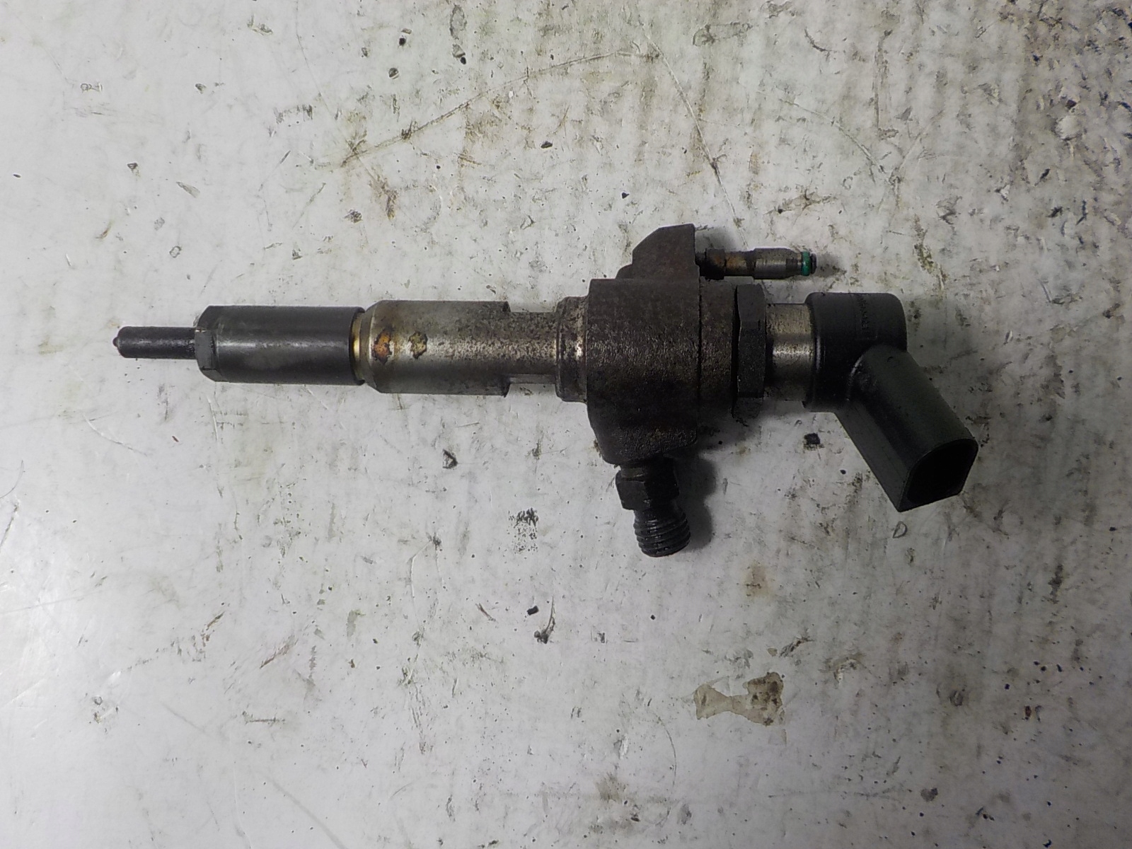 PEUGEOT 508 1.6 E-HDI injector 6Q-9F593-AD