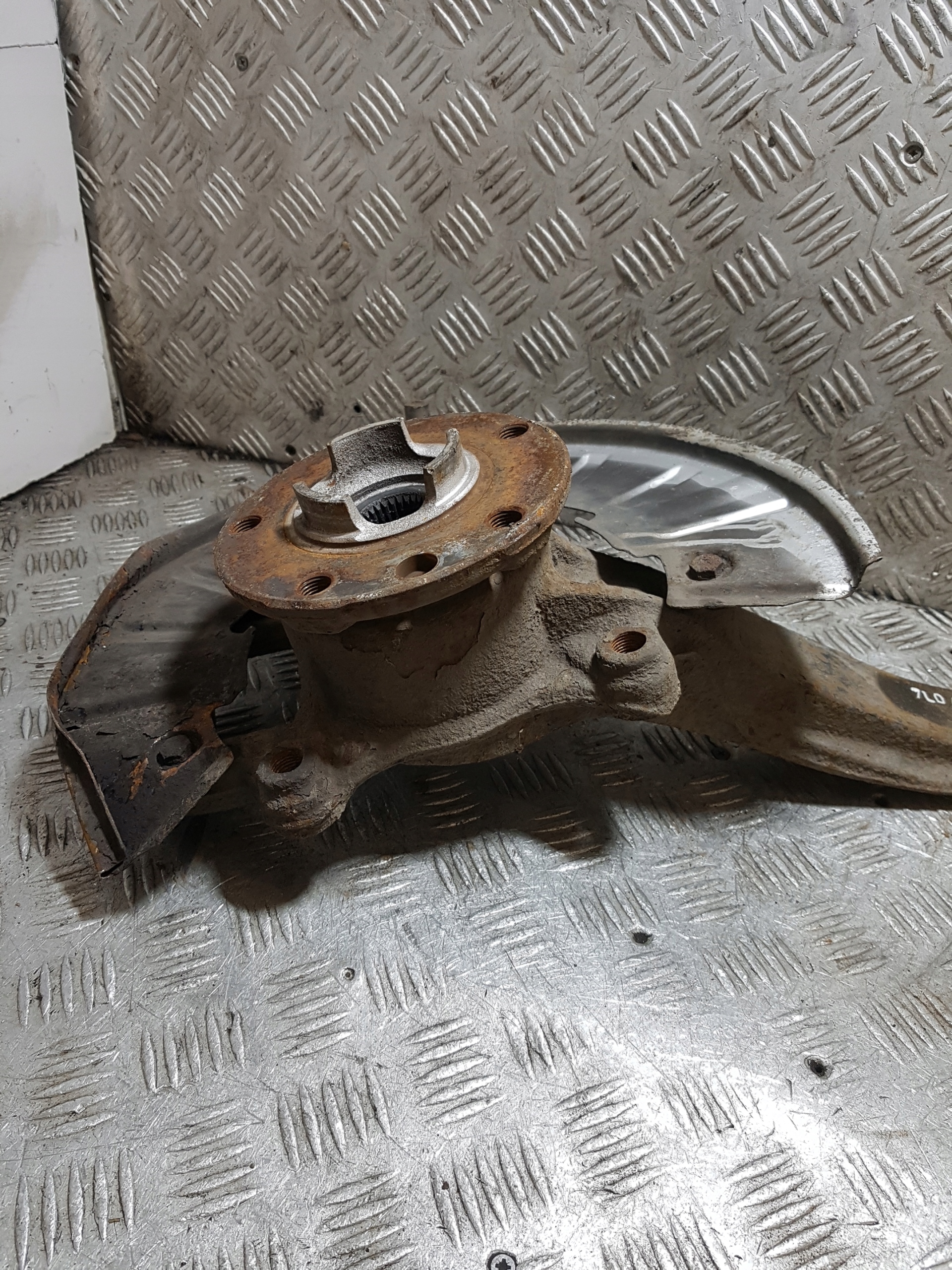 otoč čepu pravý předek AUDI Q7 7L0407258A