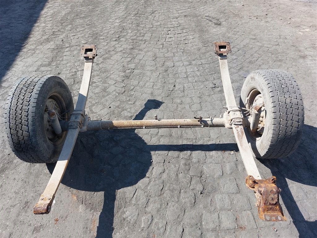 BELKA TYŁ POD PRZYCZEPĘ Renault Master II 5 ŚRUB 225/70/15