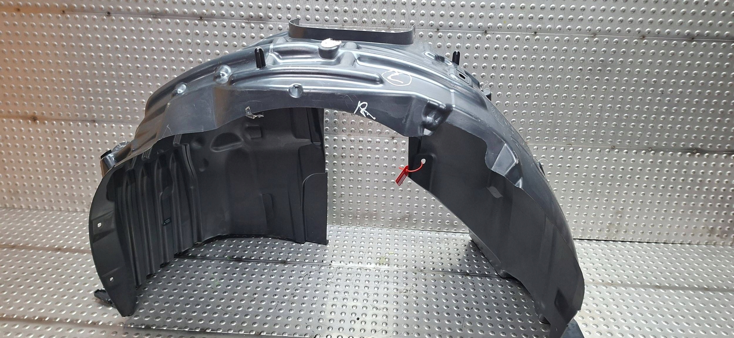 mudguard front left 9823309180 PEUGEOT 208 II 2019