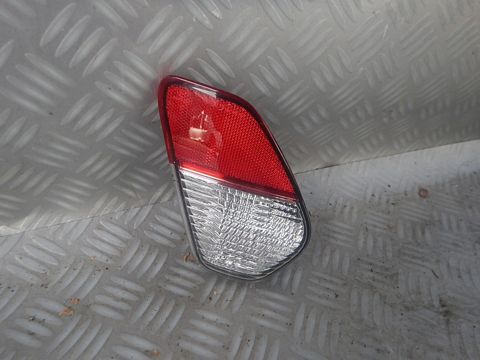 1149-225 - MITSUBISHI OUTLANDER III ПРАВИЙ БАМПЕР ЗАДНІЙ ЛІХТАР