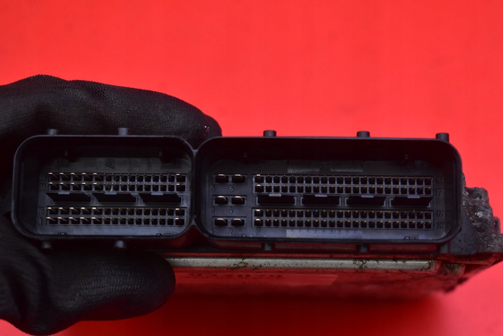 control unit computer of the engine 03G906016CB 0281011900 VW GOLF 5 V 1.9 TDI 90 KM