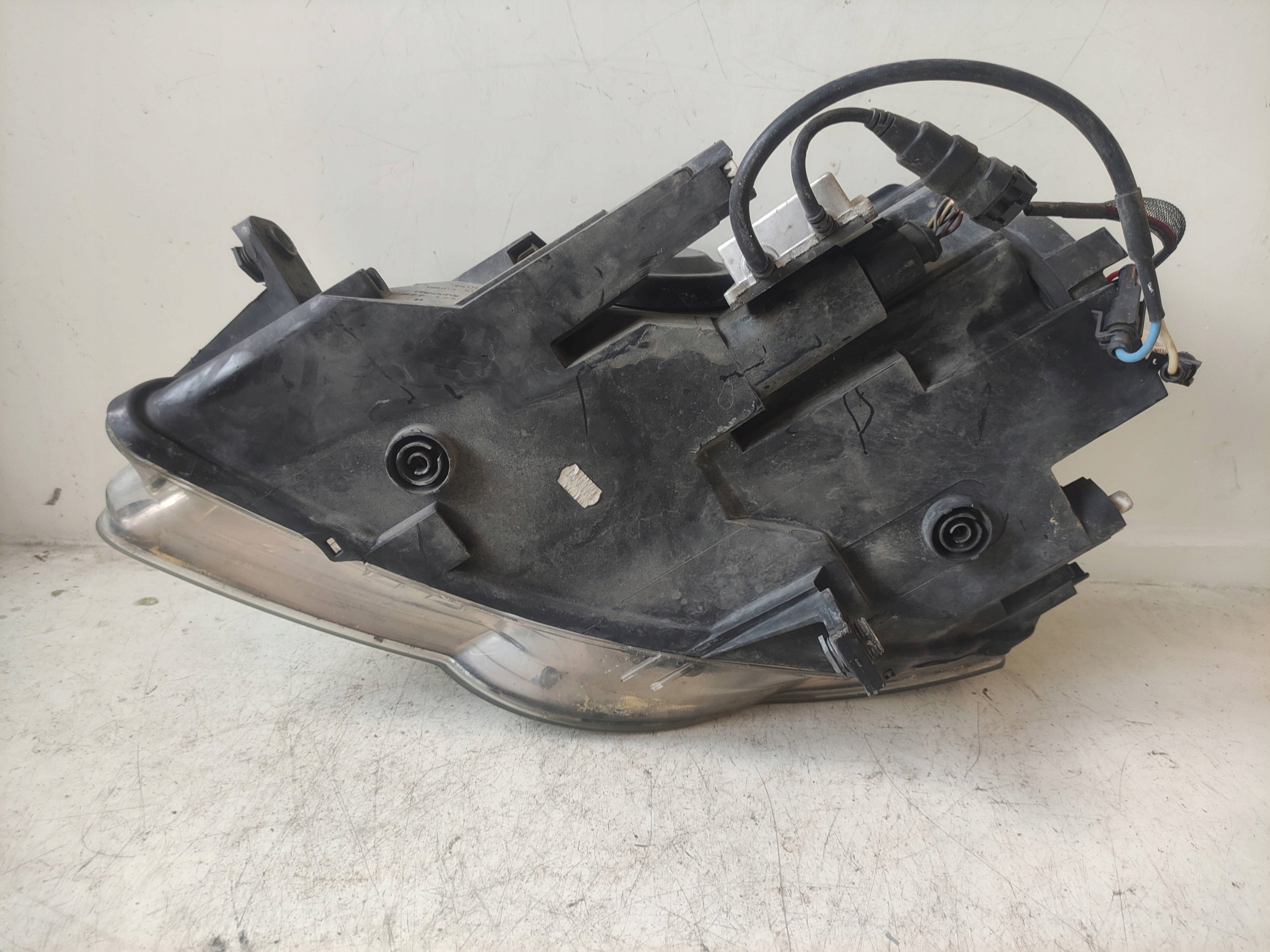 light right front VOLKSWAGEN Passat B6 PRZEROBIONA for XENON