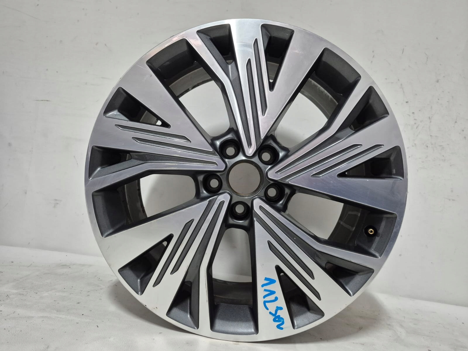 AUDI Q4 E-TRON disk hliníkový 18" 89A601025C