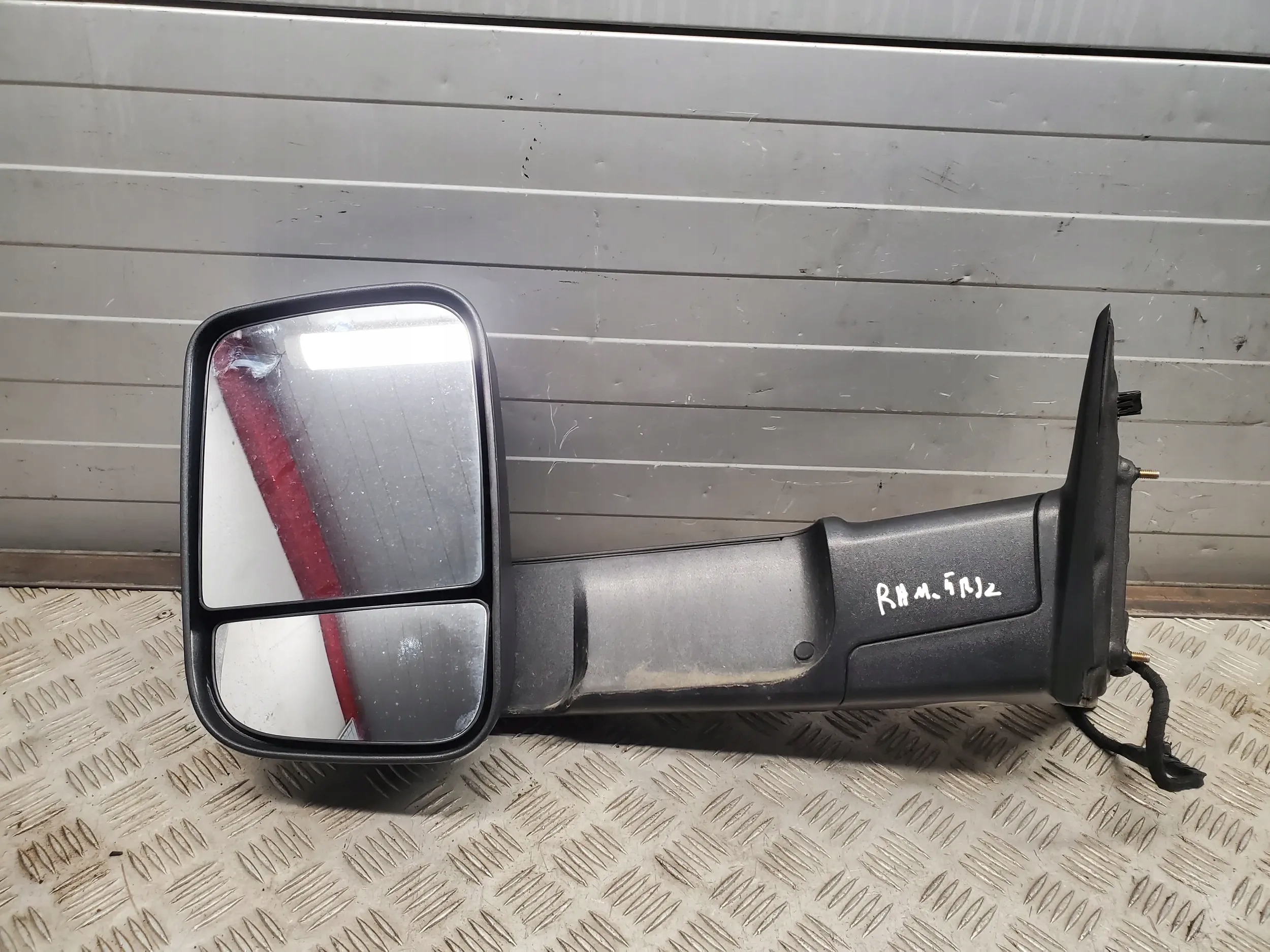 Dodge RAM 2010-2018 Przód strona lewa lusterko (7+4 pin)
