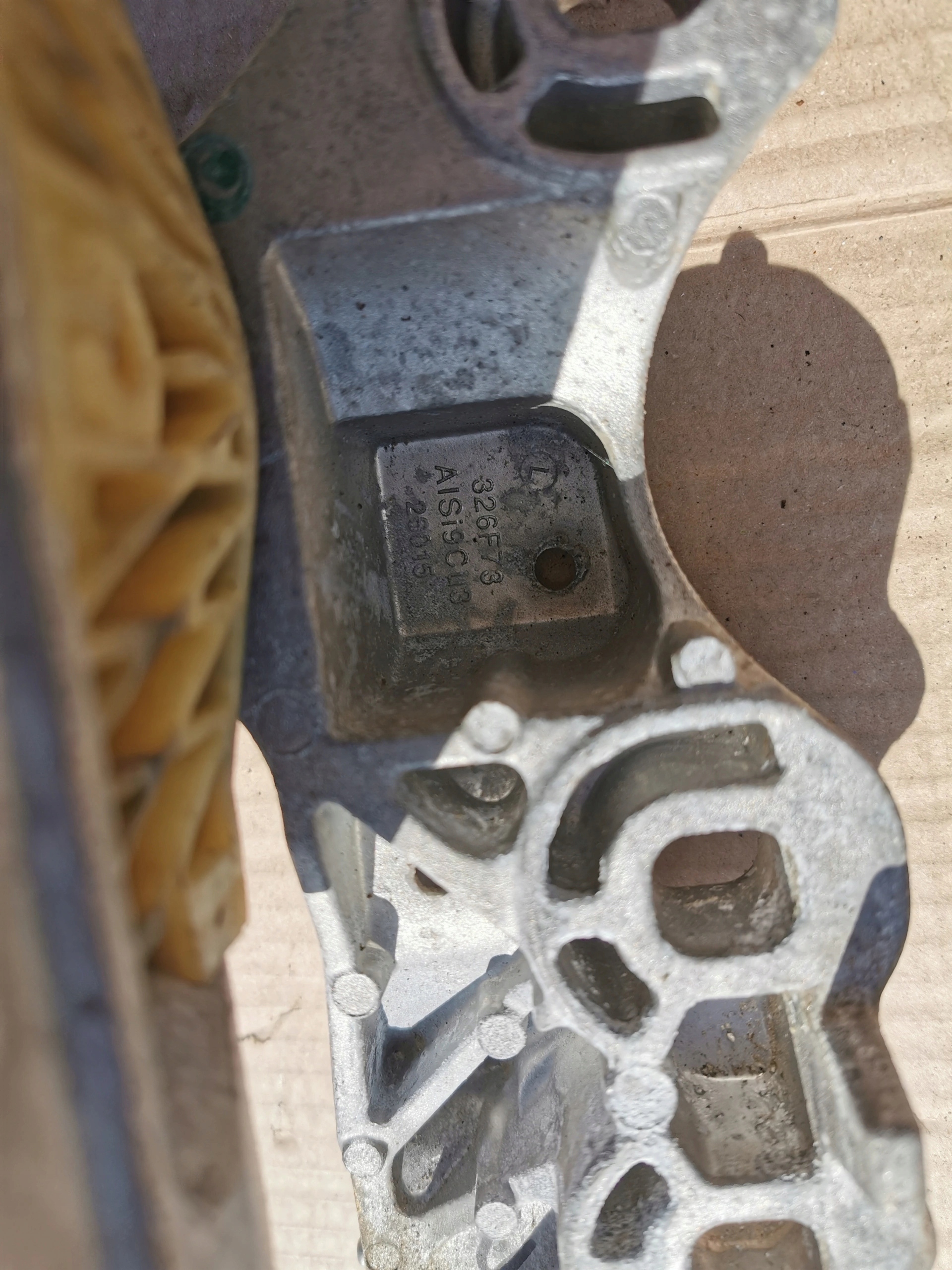MERCEDES GLA CLA A KLASA A35 B A2472402000 KLASA engine mount right