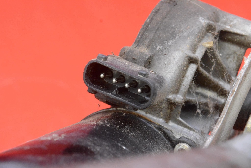 Gestänge Motor Wischer vorne EU 8360603 BMW E39 LIFT 00-04