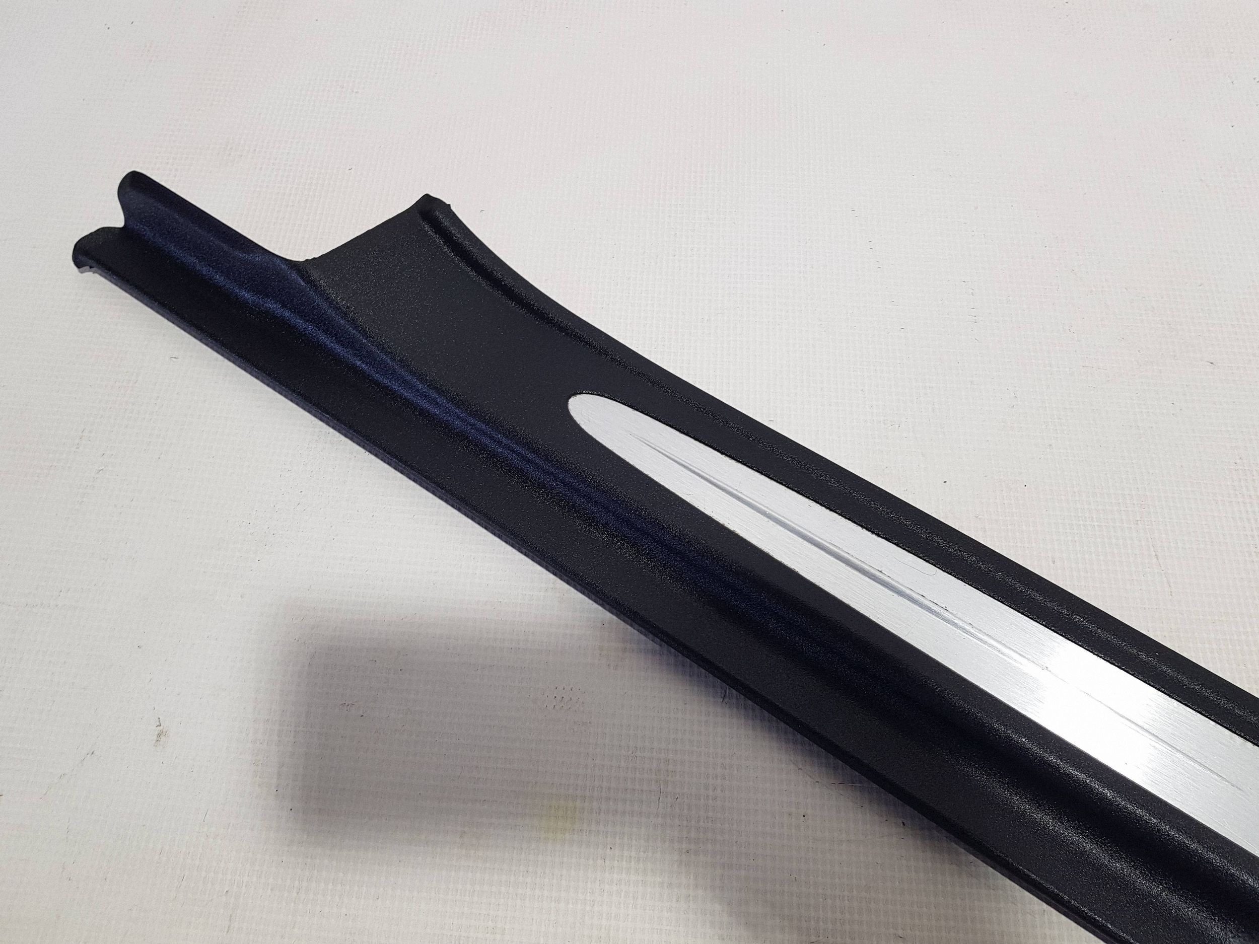 moulding cap threshold right A2096800235 MERCEDES CLK W209