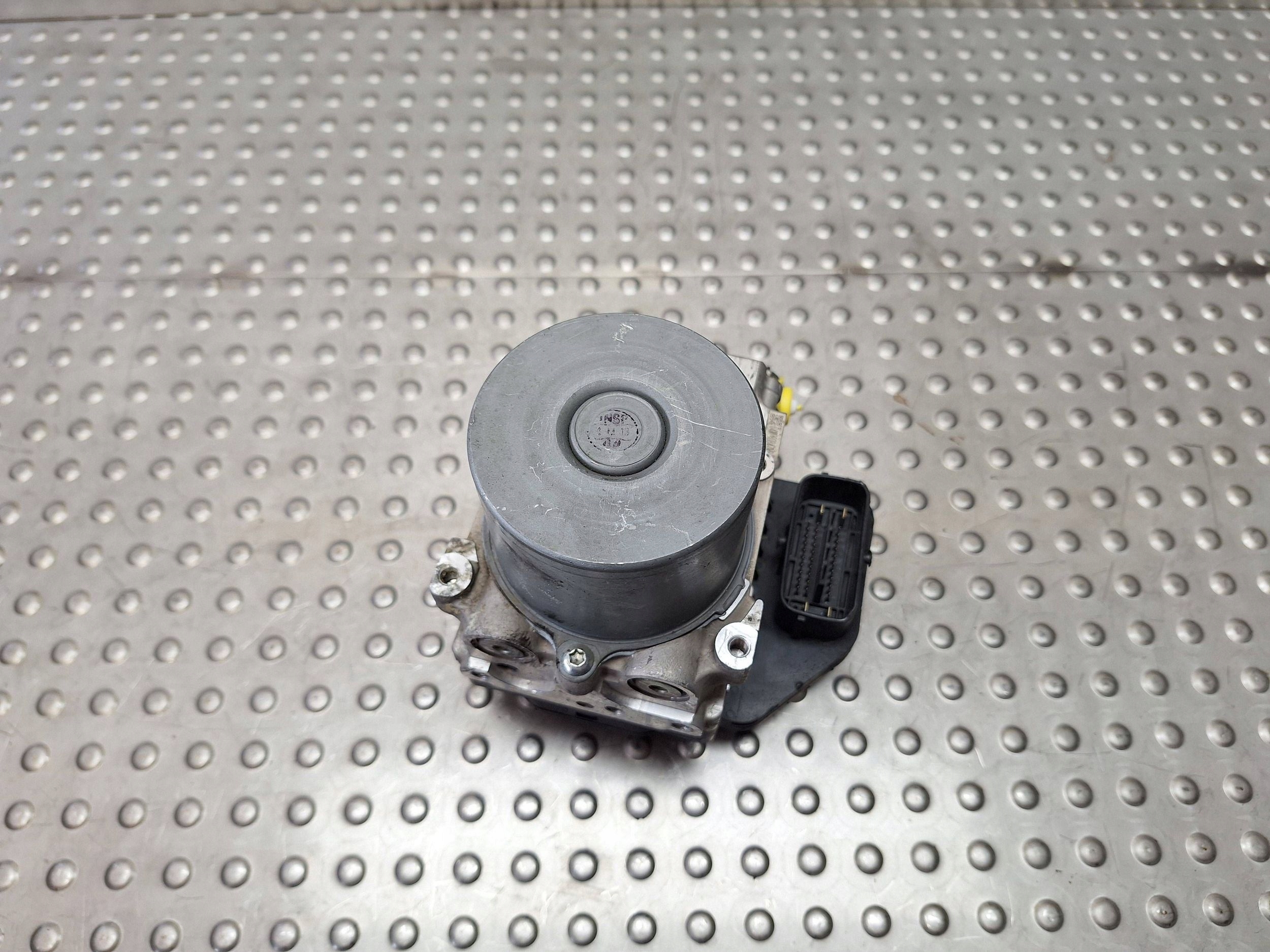 pump control unit ABS 44540-12440 MD 89541-12730 TOYOTA
