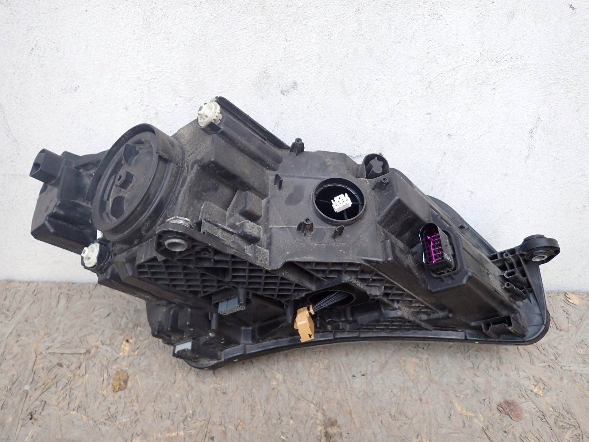 light left REFLEKTOR BI XENON SKODA SUPERB 3V III 2015-2019R 3V1941015A