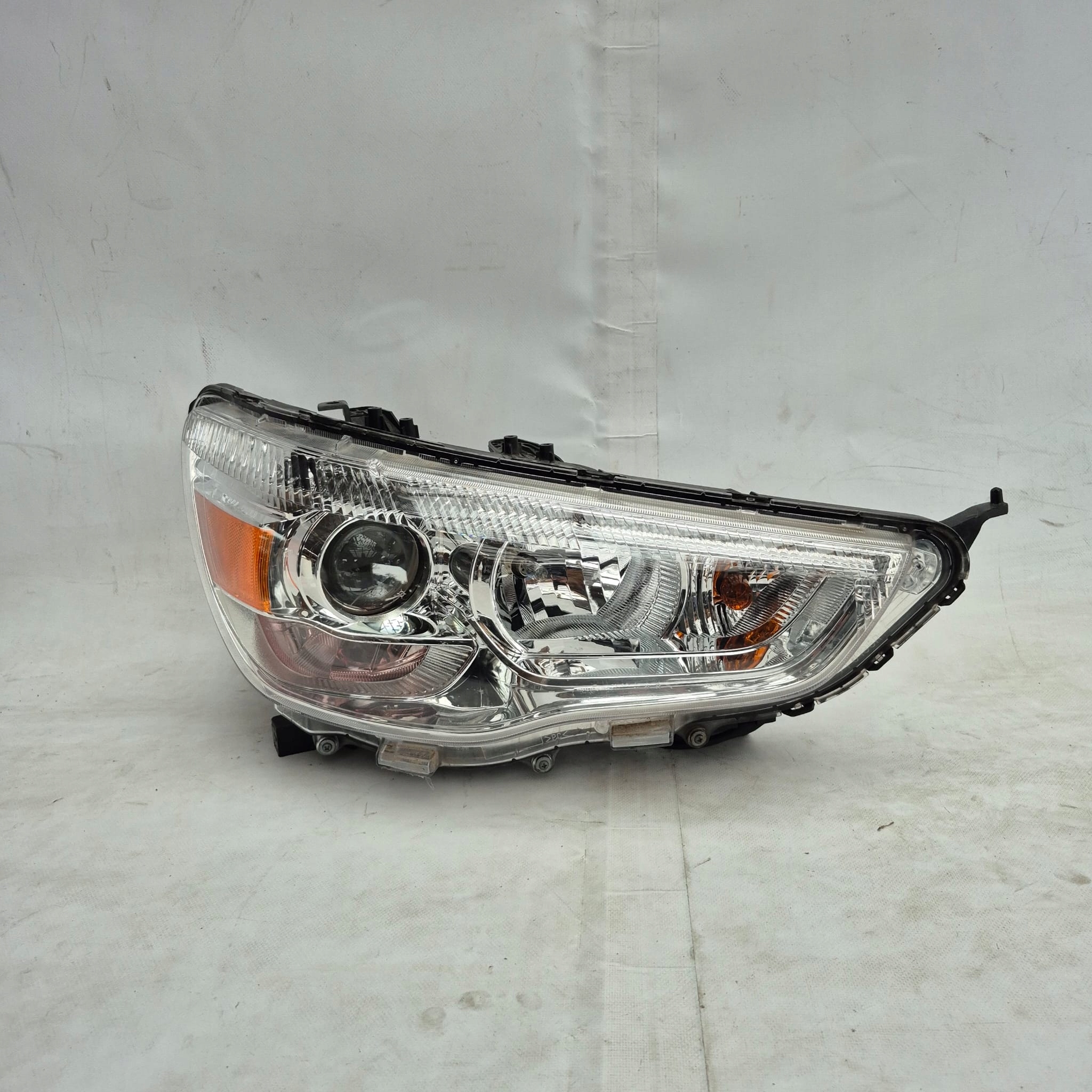 MITSUBISHI ASX and 10-19 light front front right XENON 8301C880