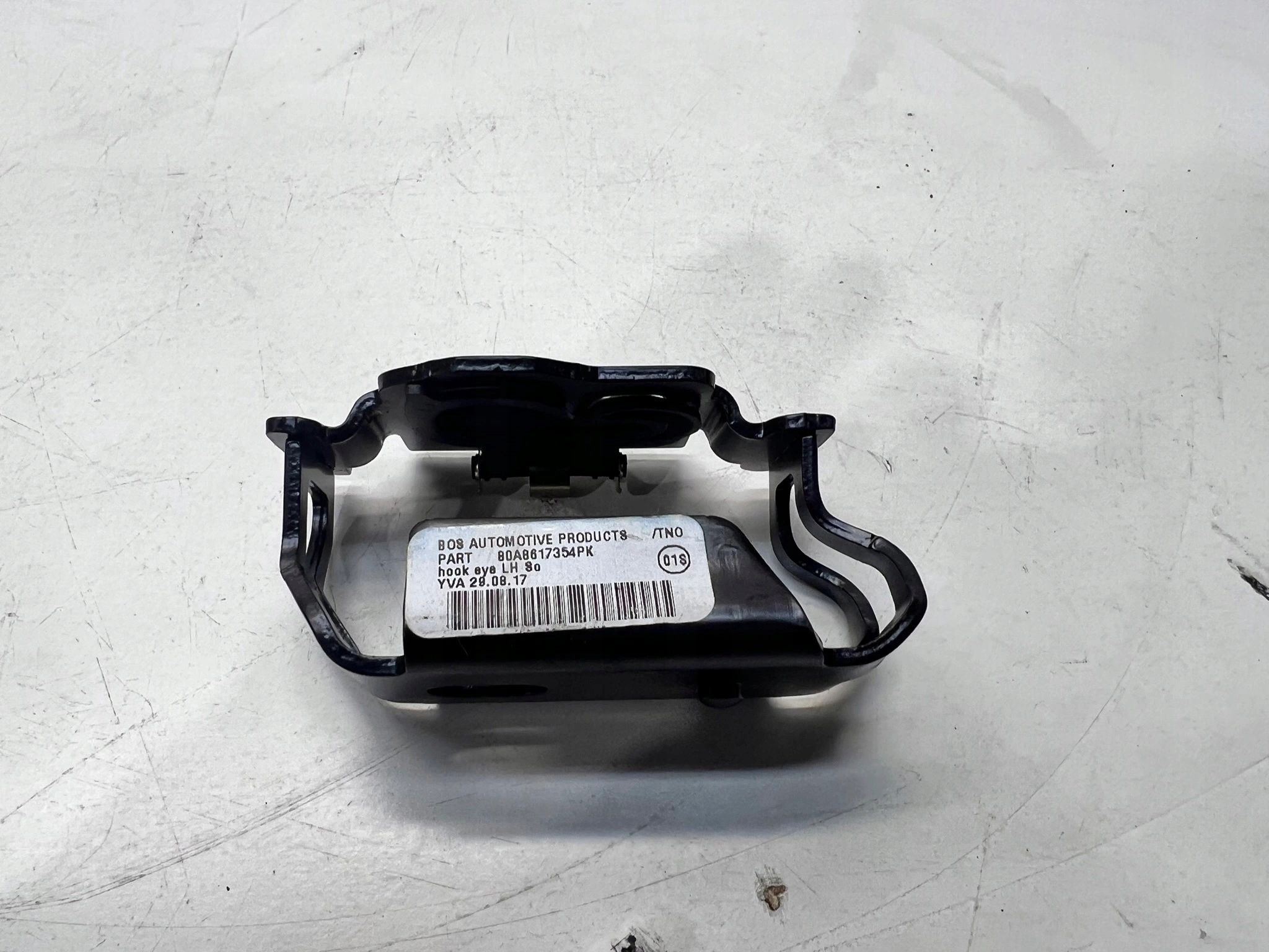 bracket SIATKI boot AUDI Q5 FY 80A861735