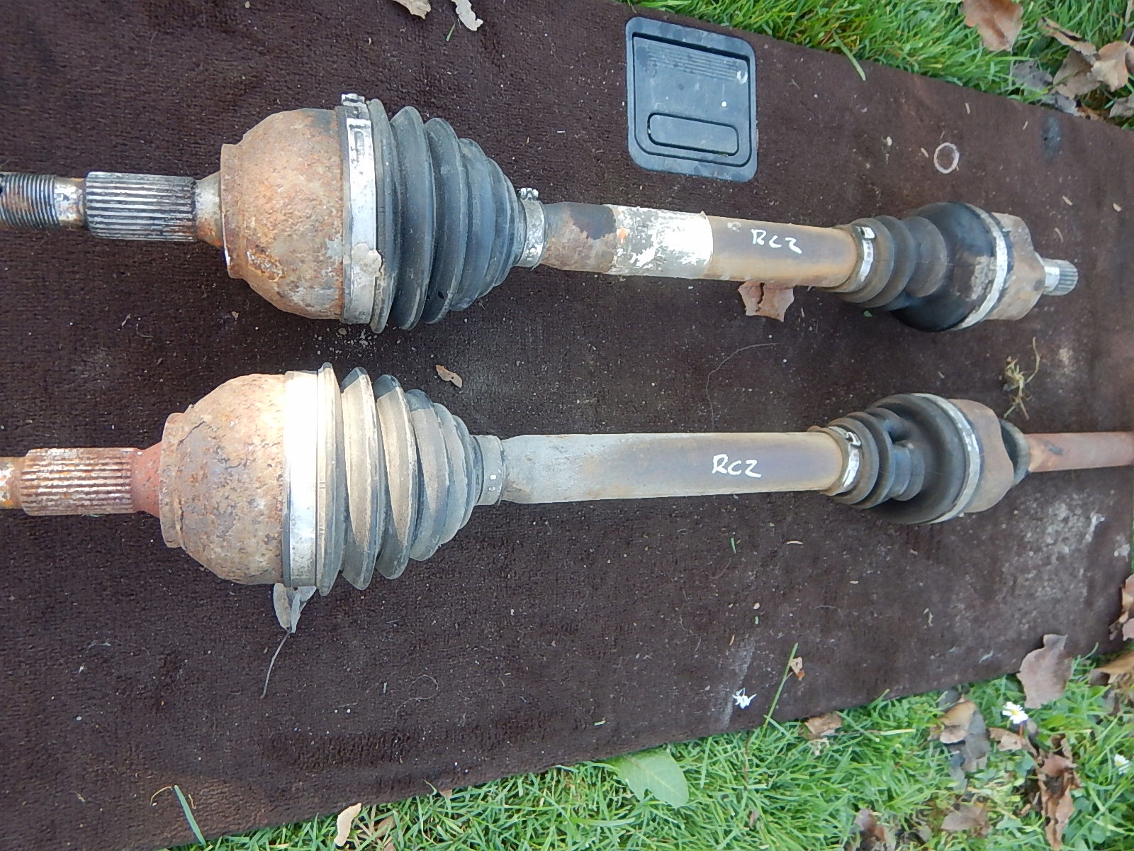 semi-axis left right Peugeot RCZ 1,6 THP semi-axis short.