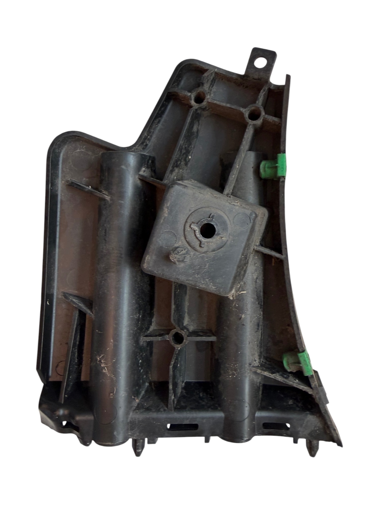 bumper bracket left front VOLVO V60 and 30796625