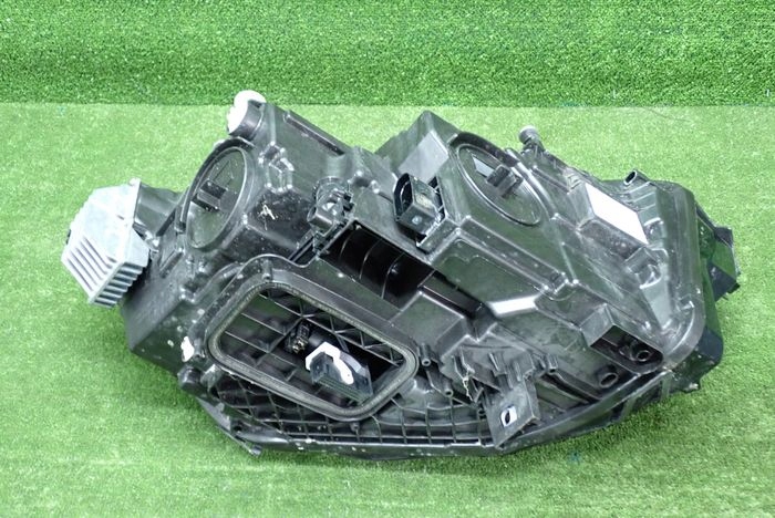MERCEDES W247 GLA LED LIFT 19- reflektor left light left