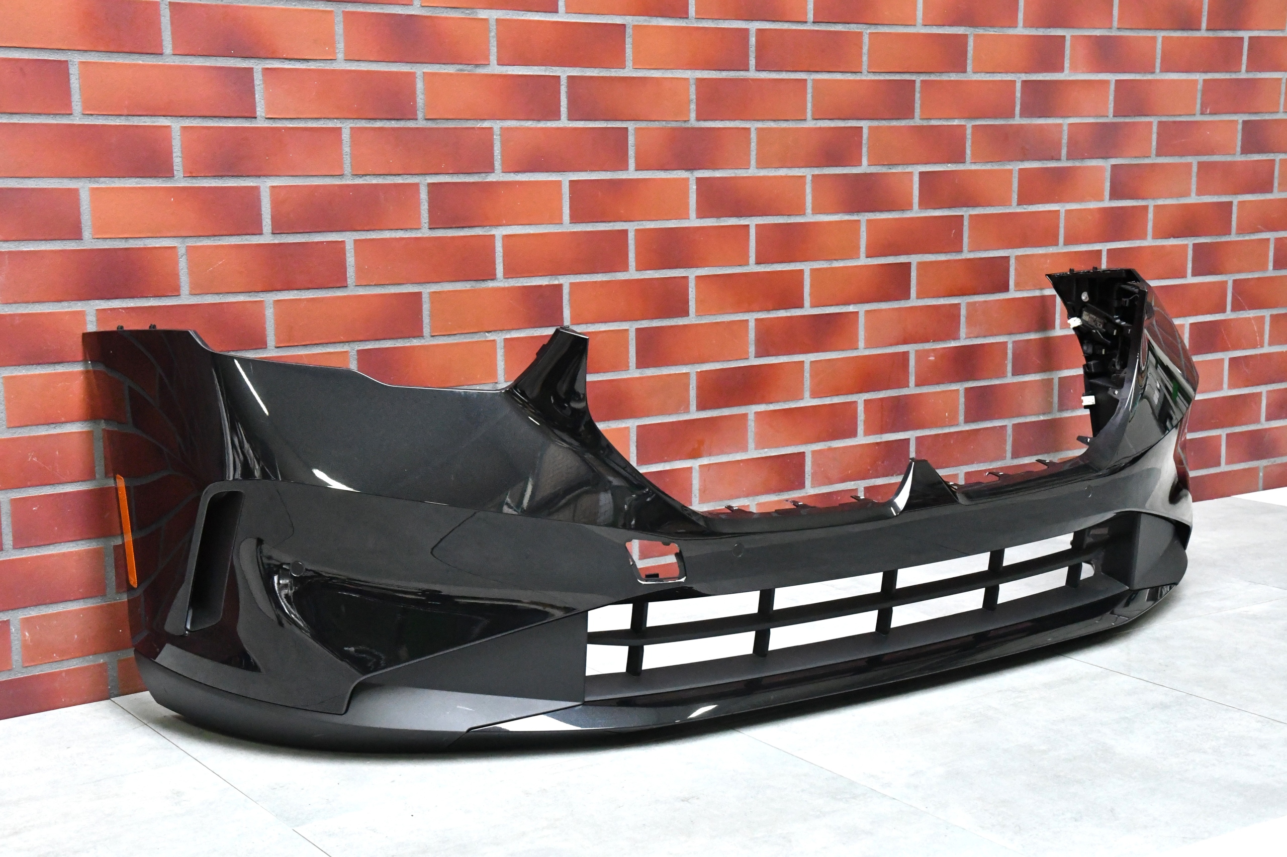 bumper front front BMW 5 G60 G61 BLACK SAPPHIRE 475 USA