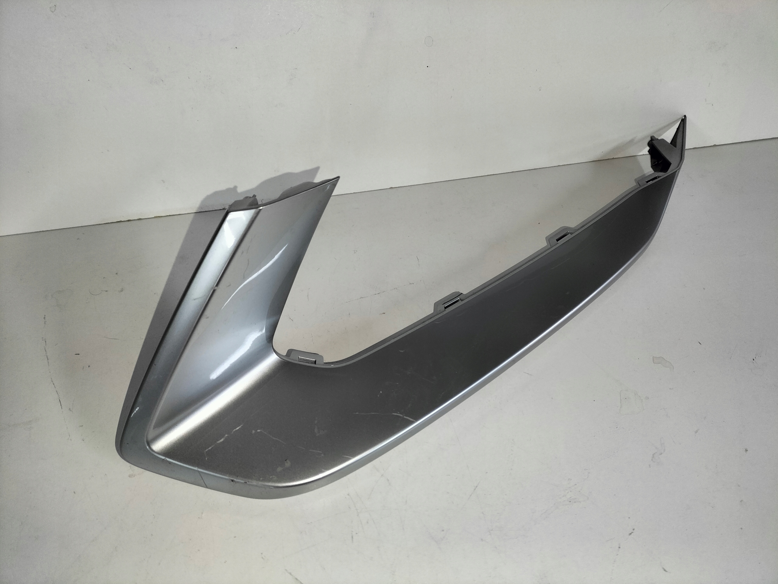 moulding of a bumper front left KIA SPORTAGE 5 V 21