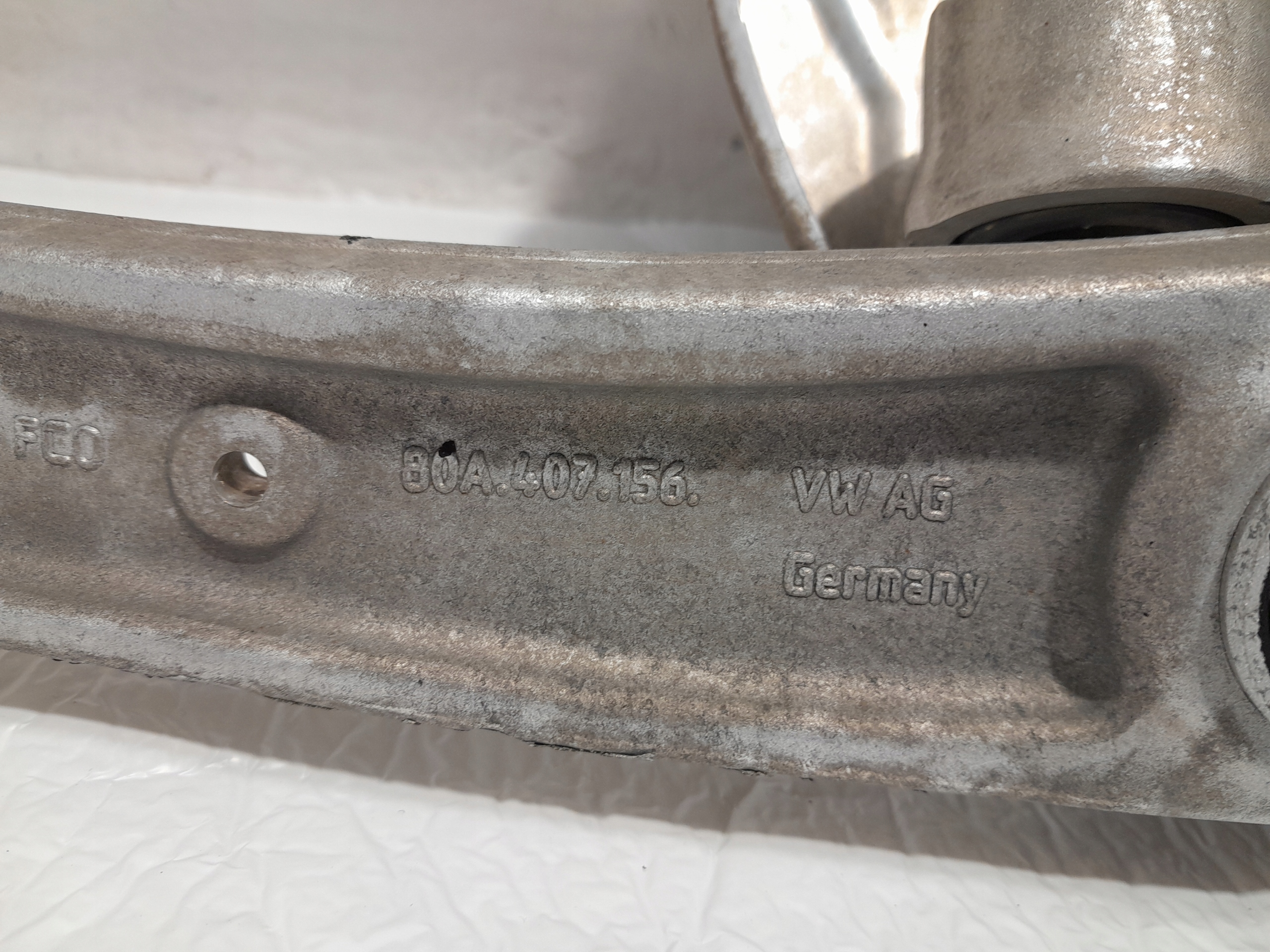 AUDI Q5 80A otoč ramene pravý předek 80A407156 80A407560