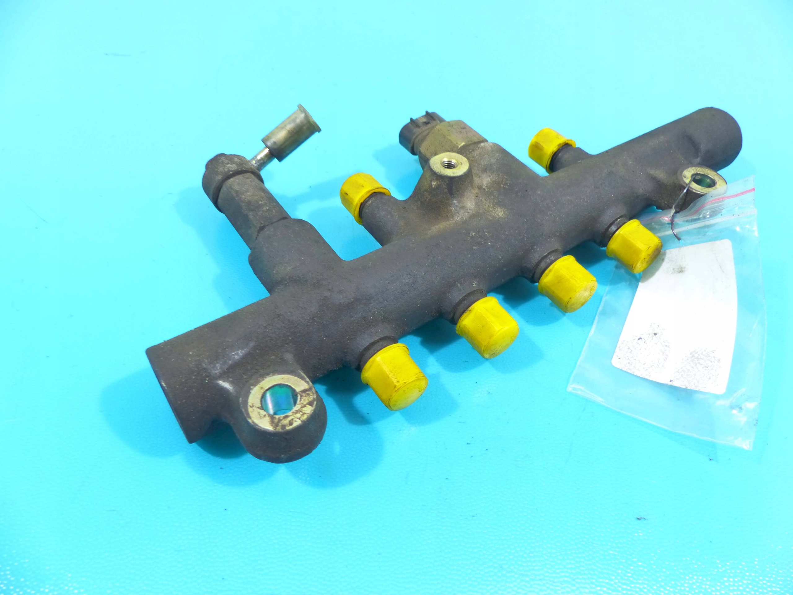топливная рейка mazda MPV II 99-06 2.0