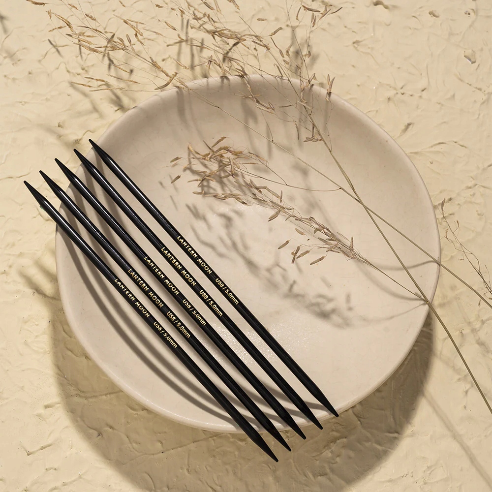 Dráty na ponožky punčochy Lantern Moon 5 ks 15 cm ebenové 3,5 mm