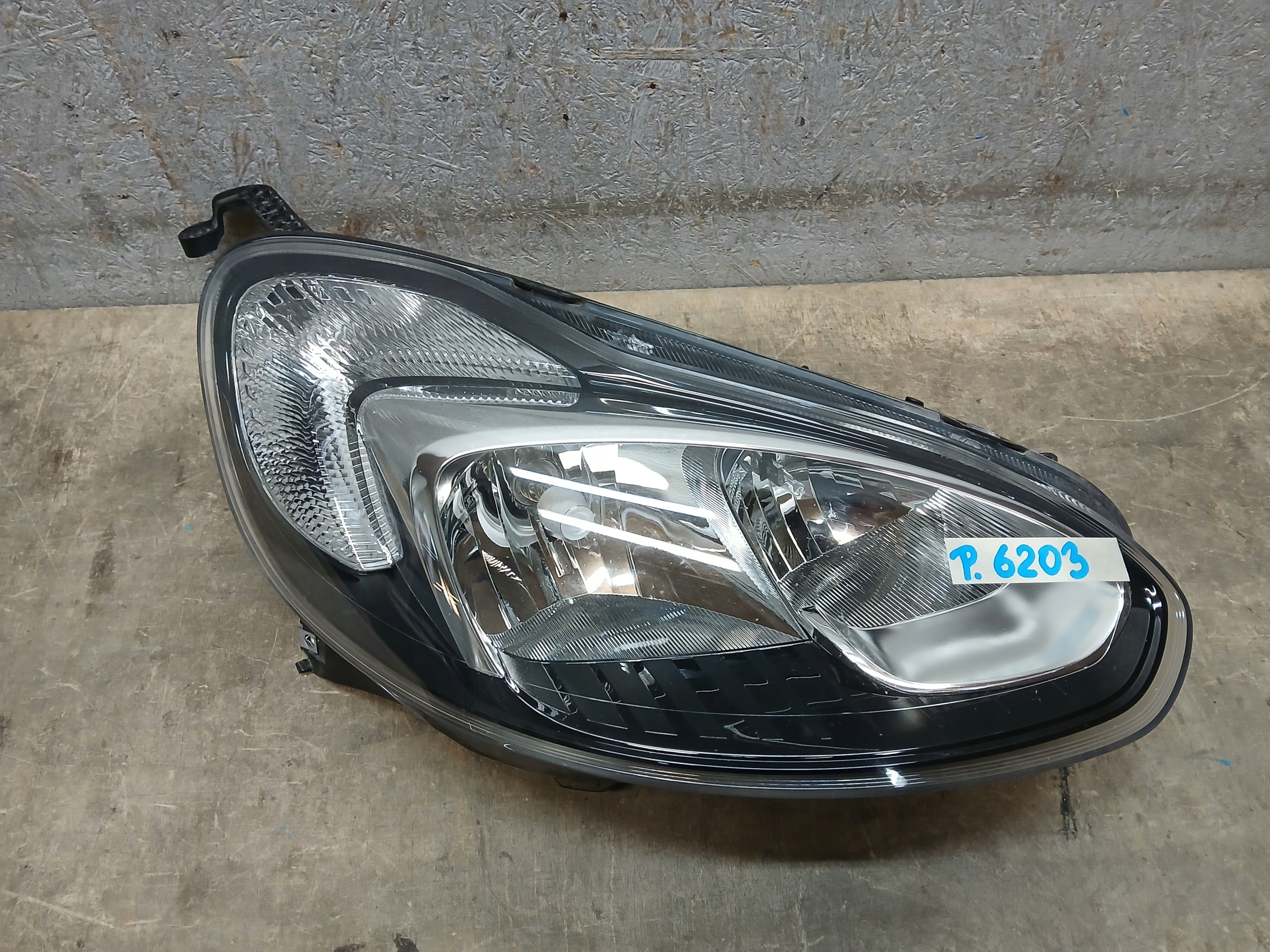 light front right OPEL ADAM 39015503