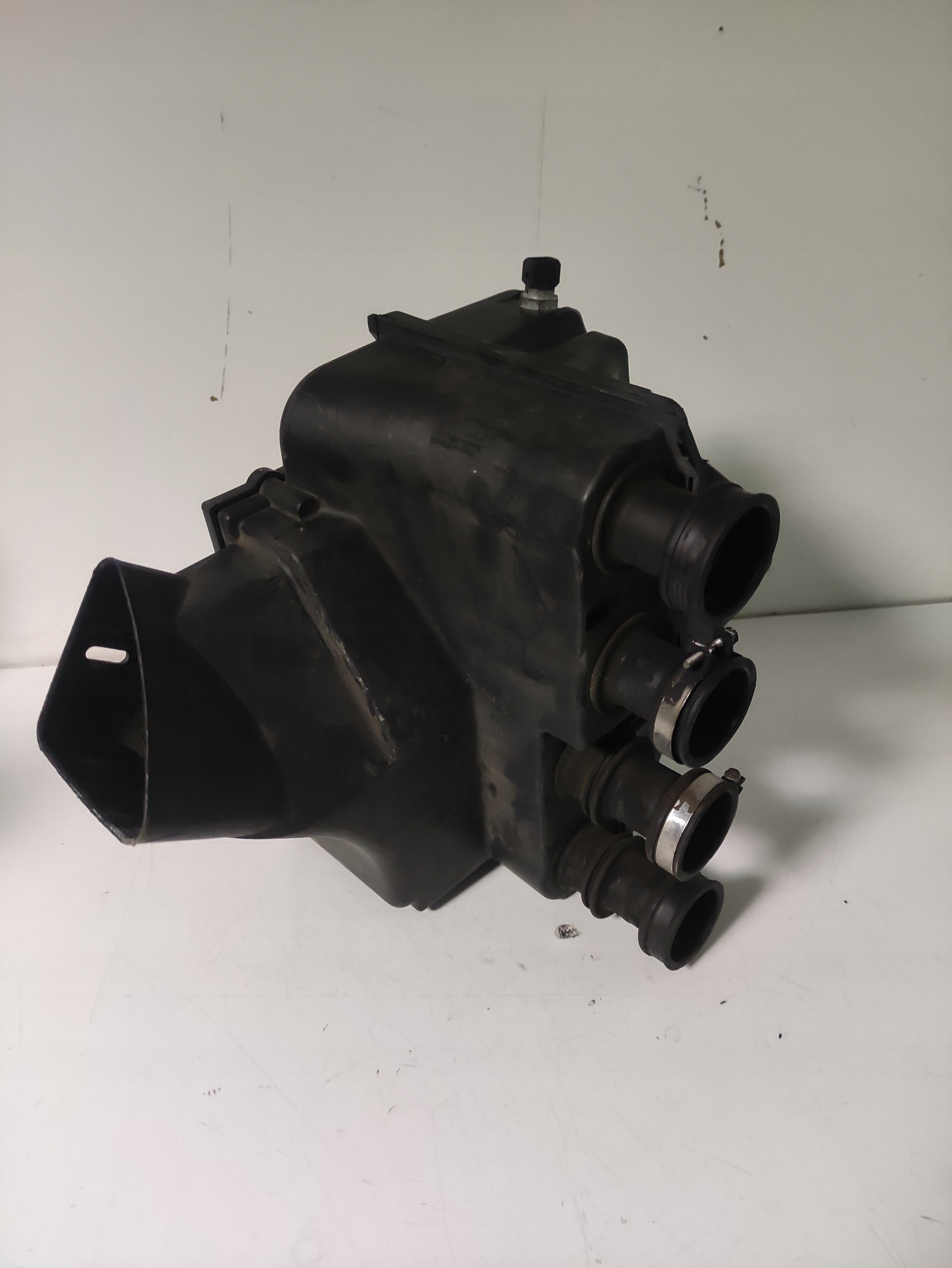 Корпус воздушного фильтра BMW K100 RS