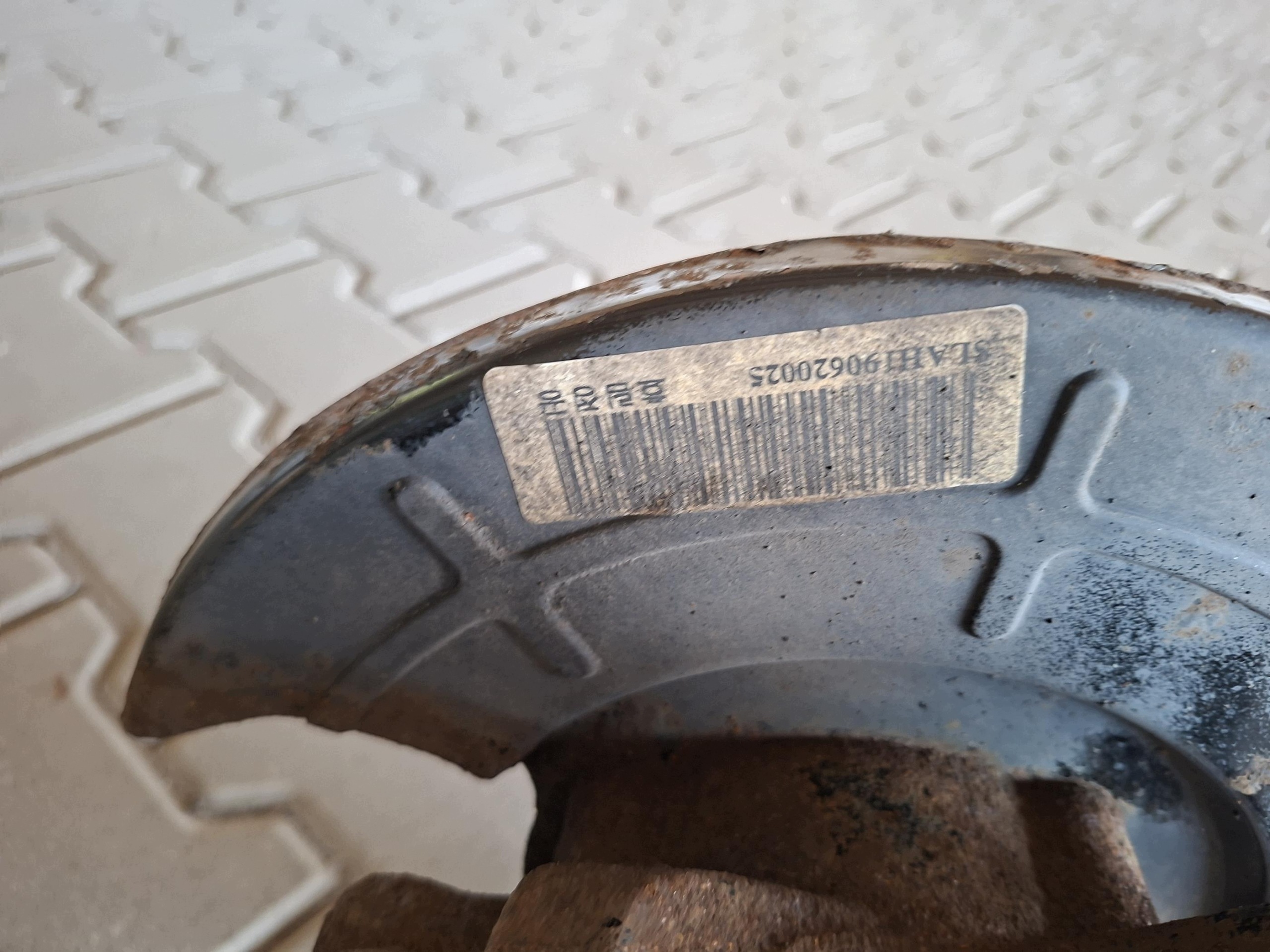 mozzo fusello posteriore posteriore destro 4X4 SSANGYONG KORANDO IV 4 C300 1.6 D e-XDi