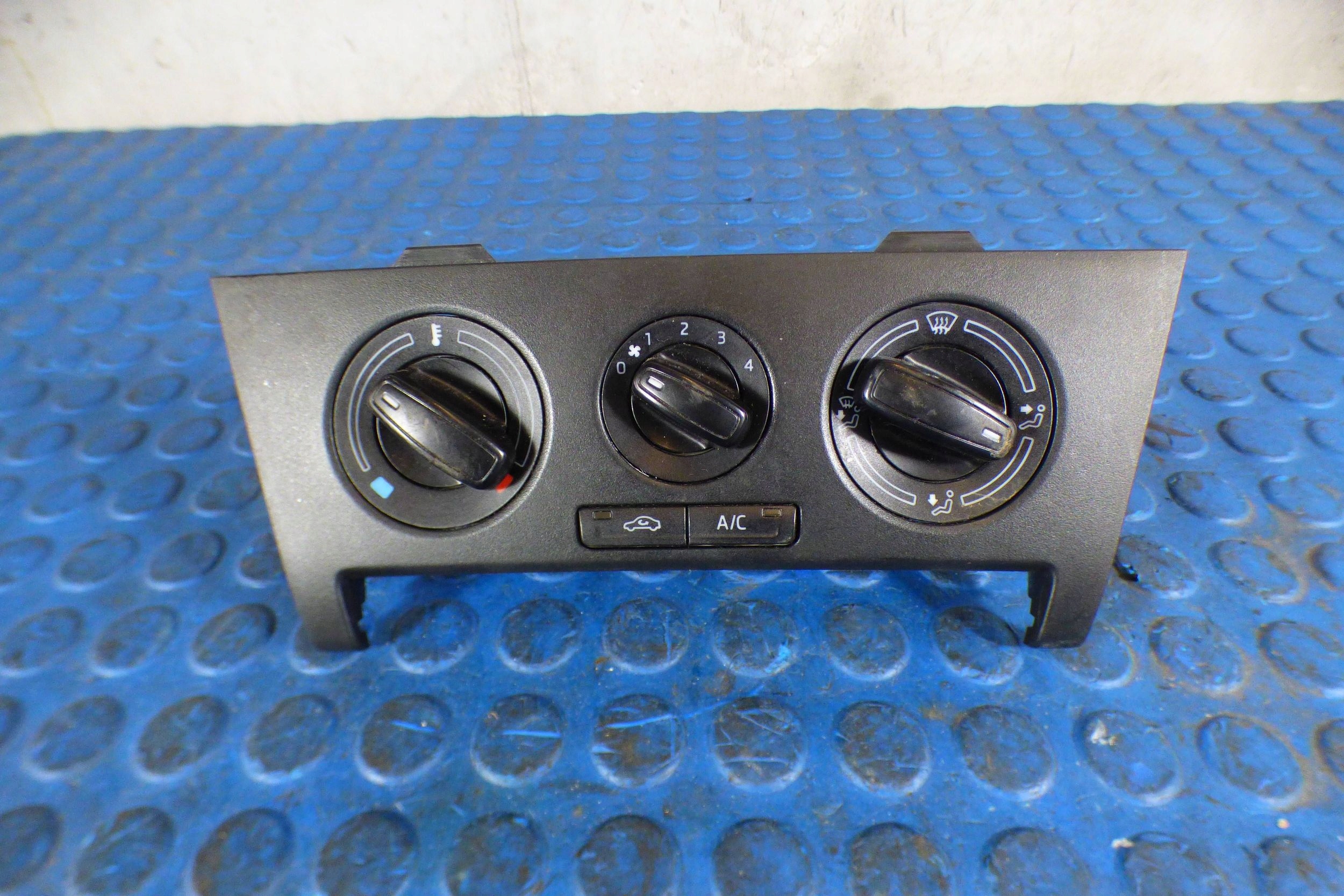Skoda Rapid Unite commande clima 5JA820045A