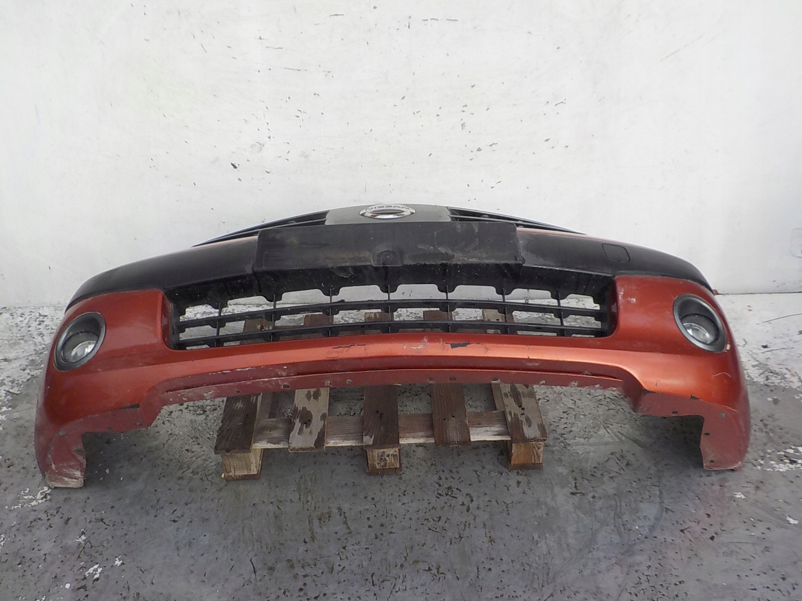 138 NISSAN NOTE and bumper front front