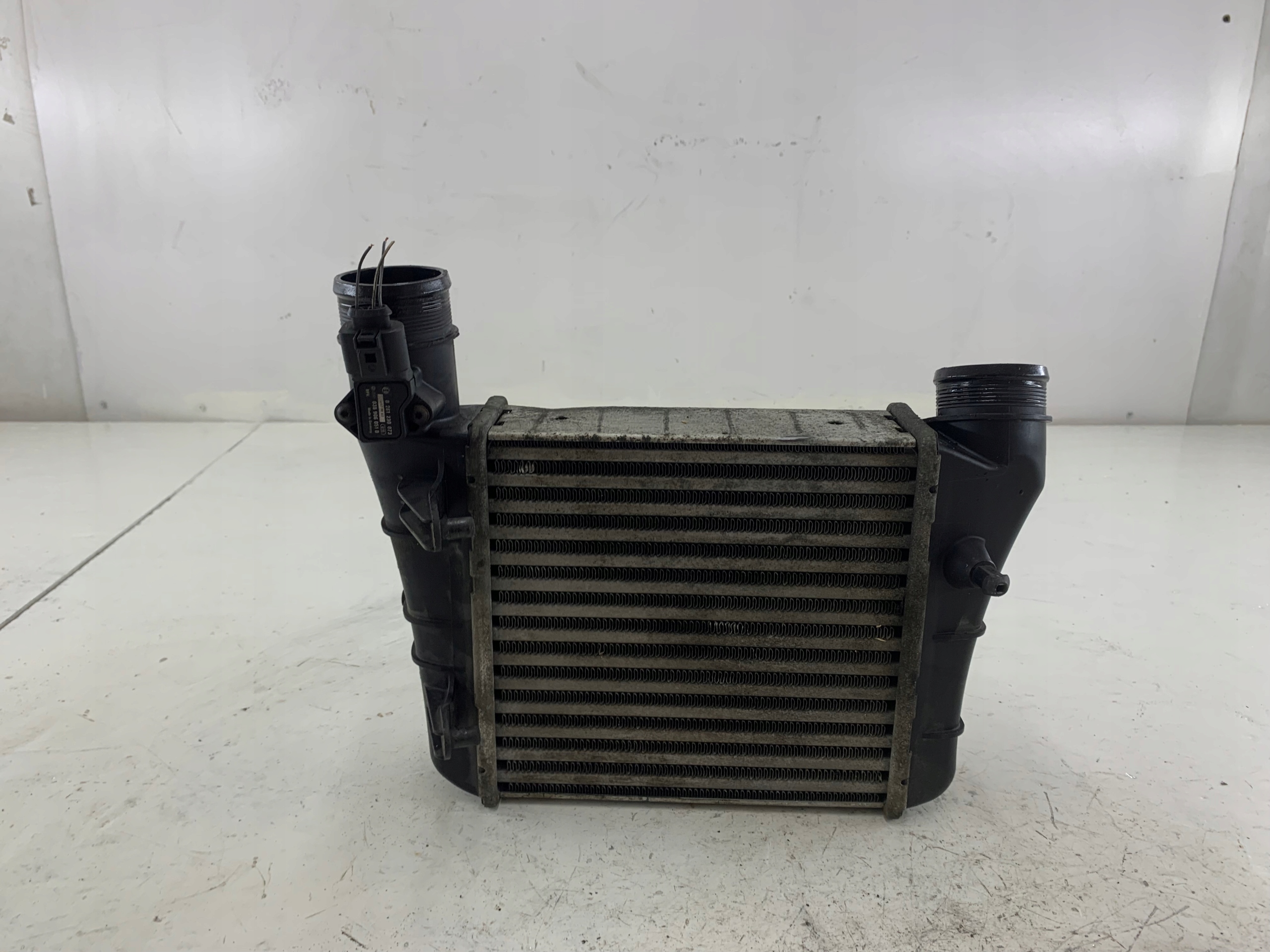 AUDI A4 B7 2.0 T interkuler 038906051D