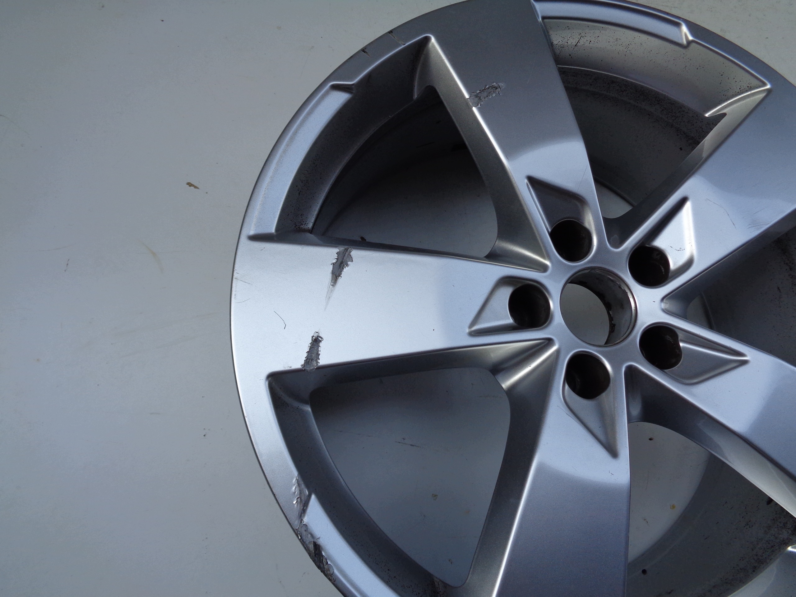 disk hliníkový AUDI 8,5JX20 ET43 5X112 719 4K0601025K