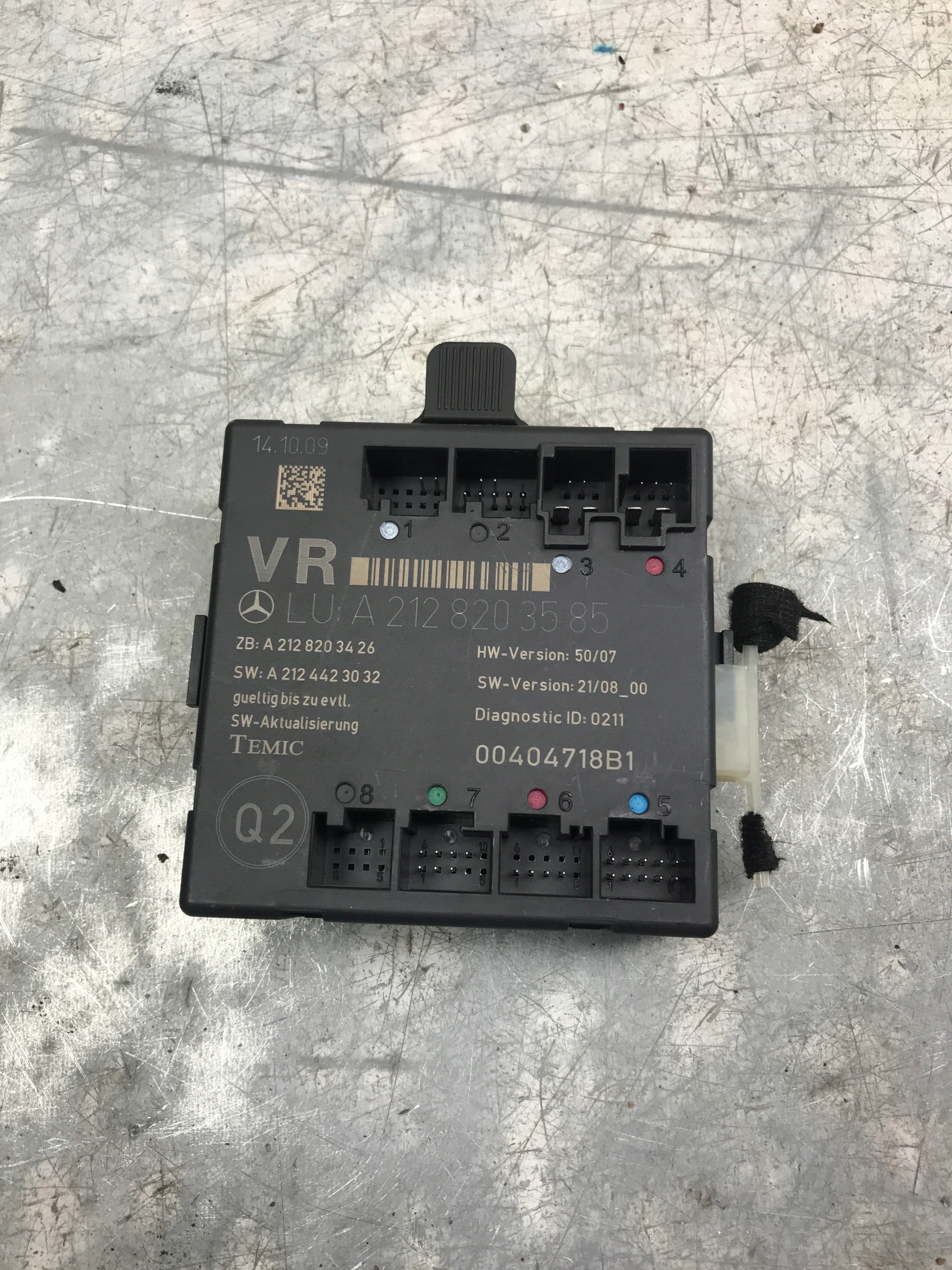 module door MERCEDES right front W204 A2128203585
