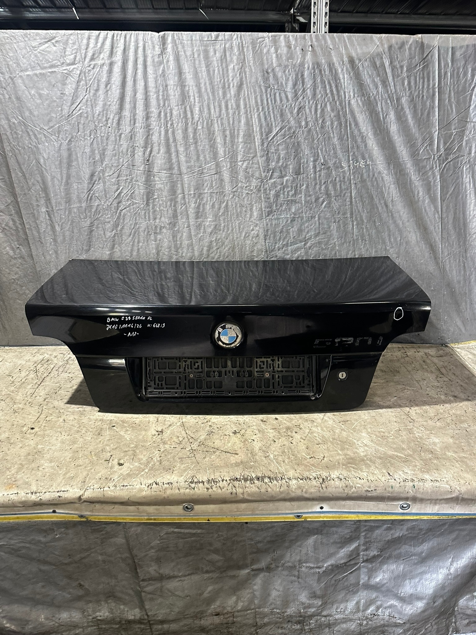 trunk door boot BMW E39 sedan FL SCHWARZ II 668/9