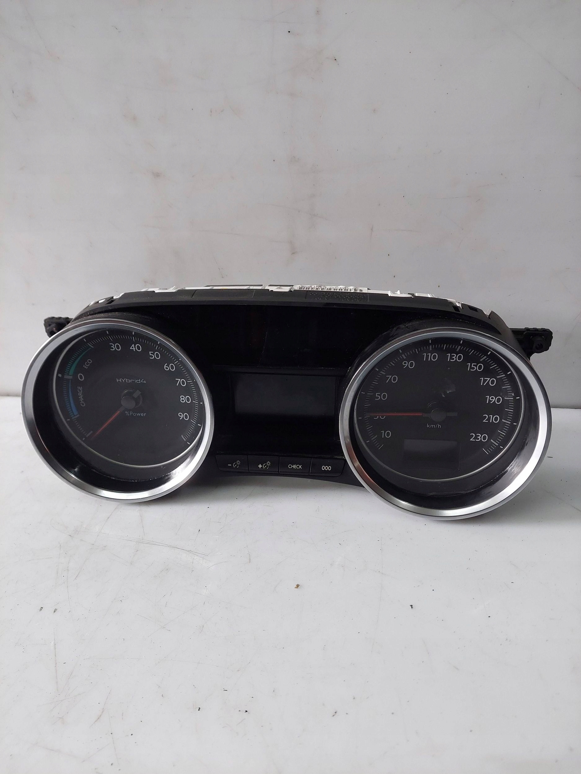 часы peugeot 508 и 2.0 ГИБРИД