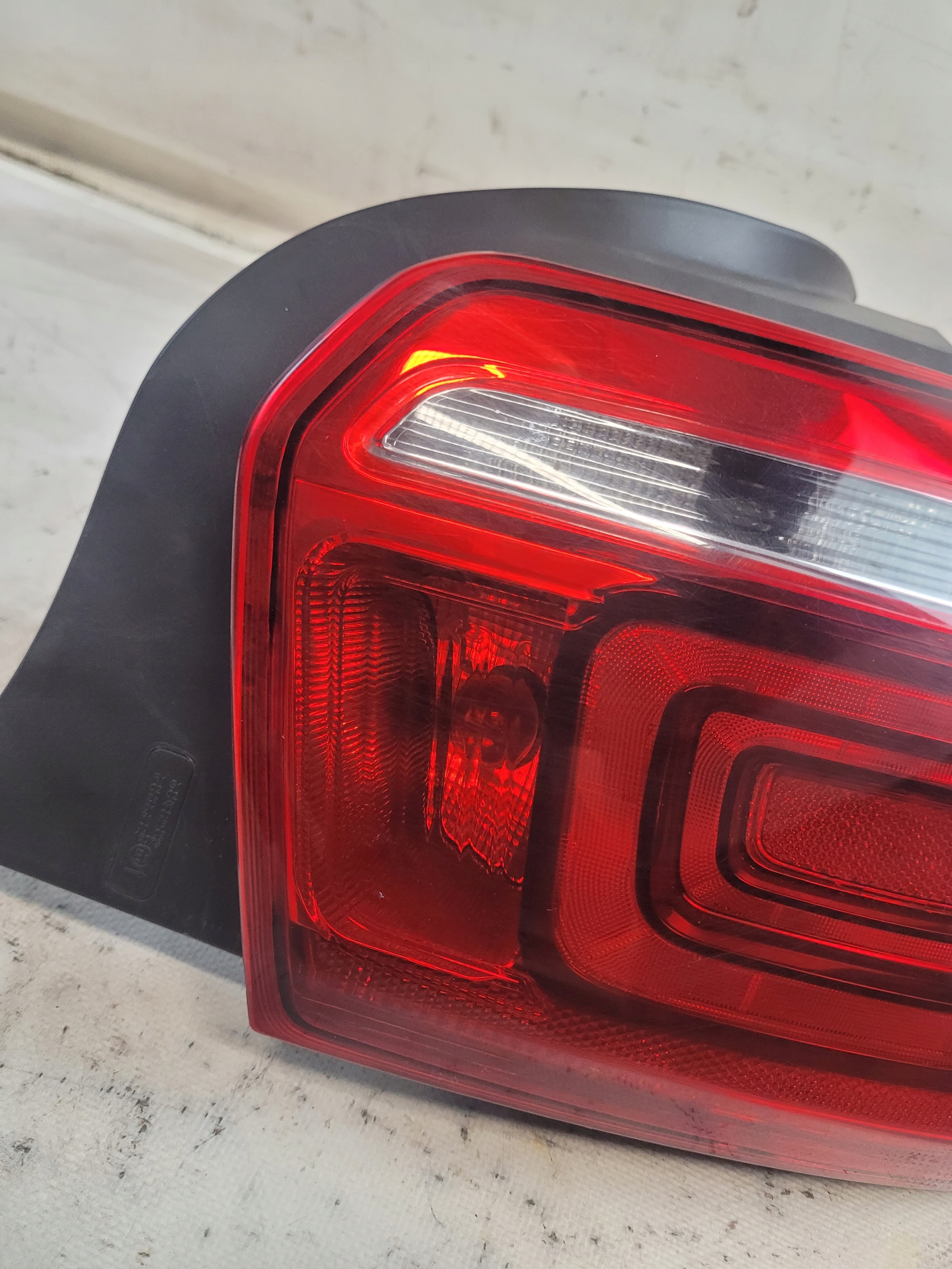 light right rear part OE 9818810280 CITROEN E-ELYSEE II LIFT 18r.