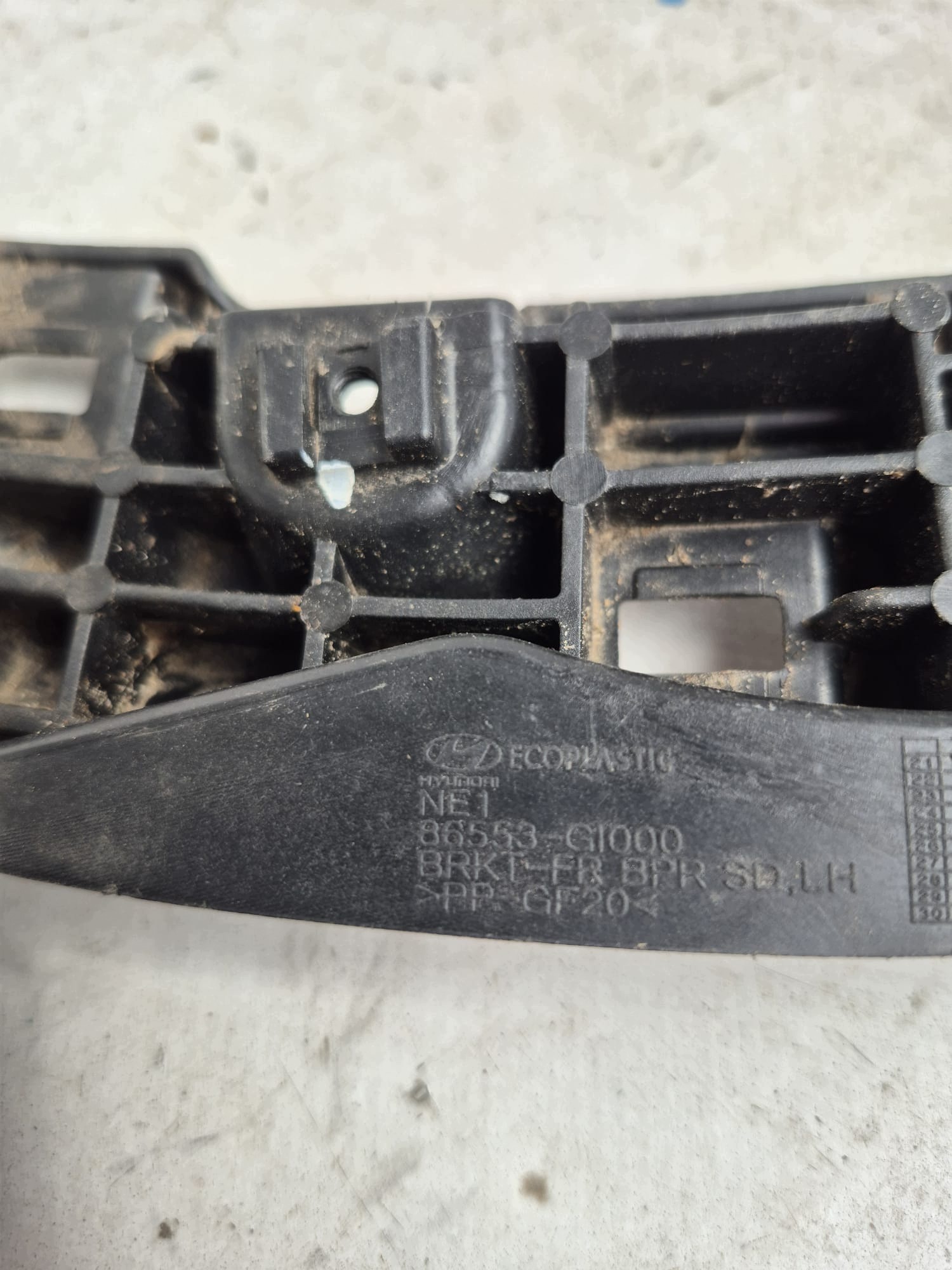HYUNDAI IONIQ 5 21- bumper bracket left front front 86553-G1000